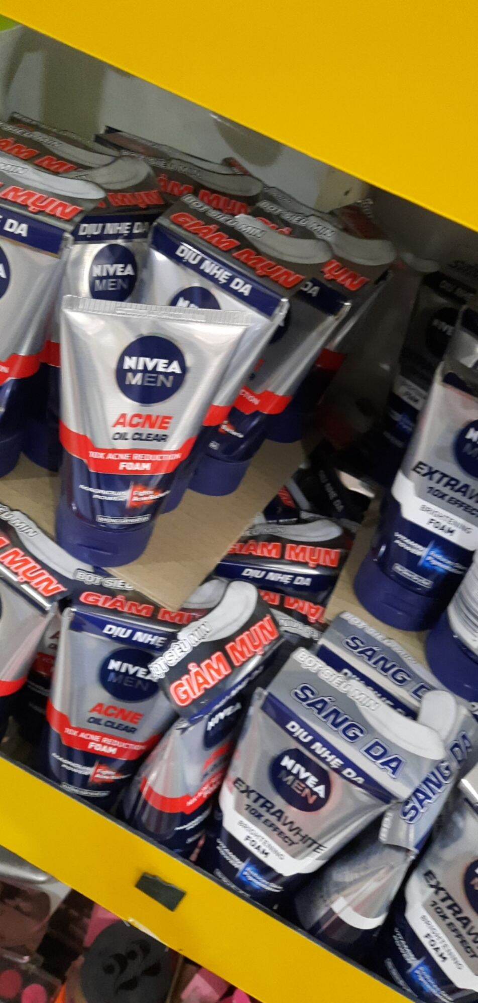 Sữa rửa mặt nivia men chai lớn