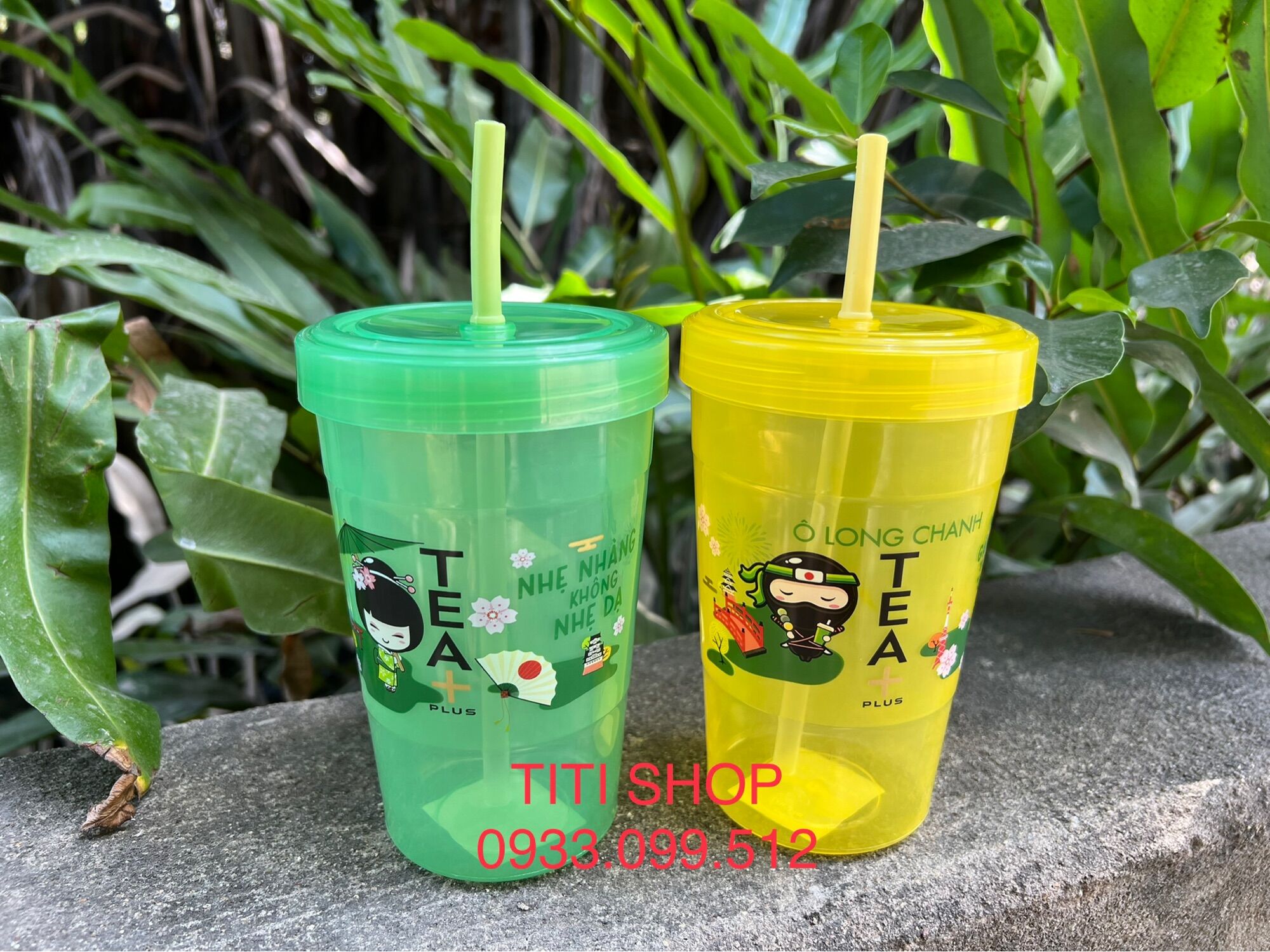 Ly nhựa có ống hút