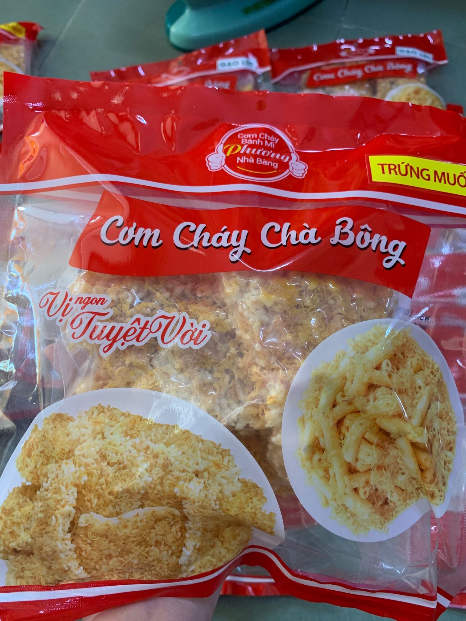Cơm cháy chà bông trứng muối Phương 1 bịch 170gr