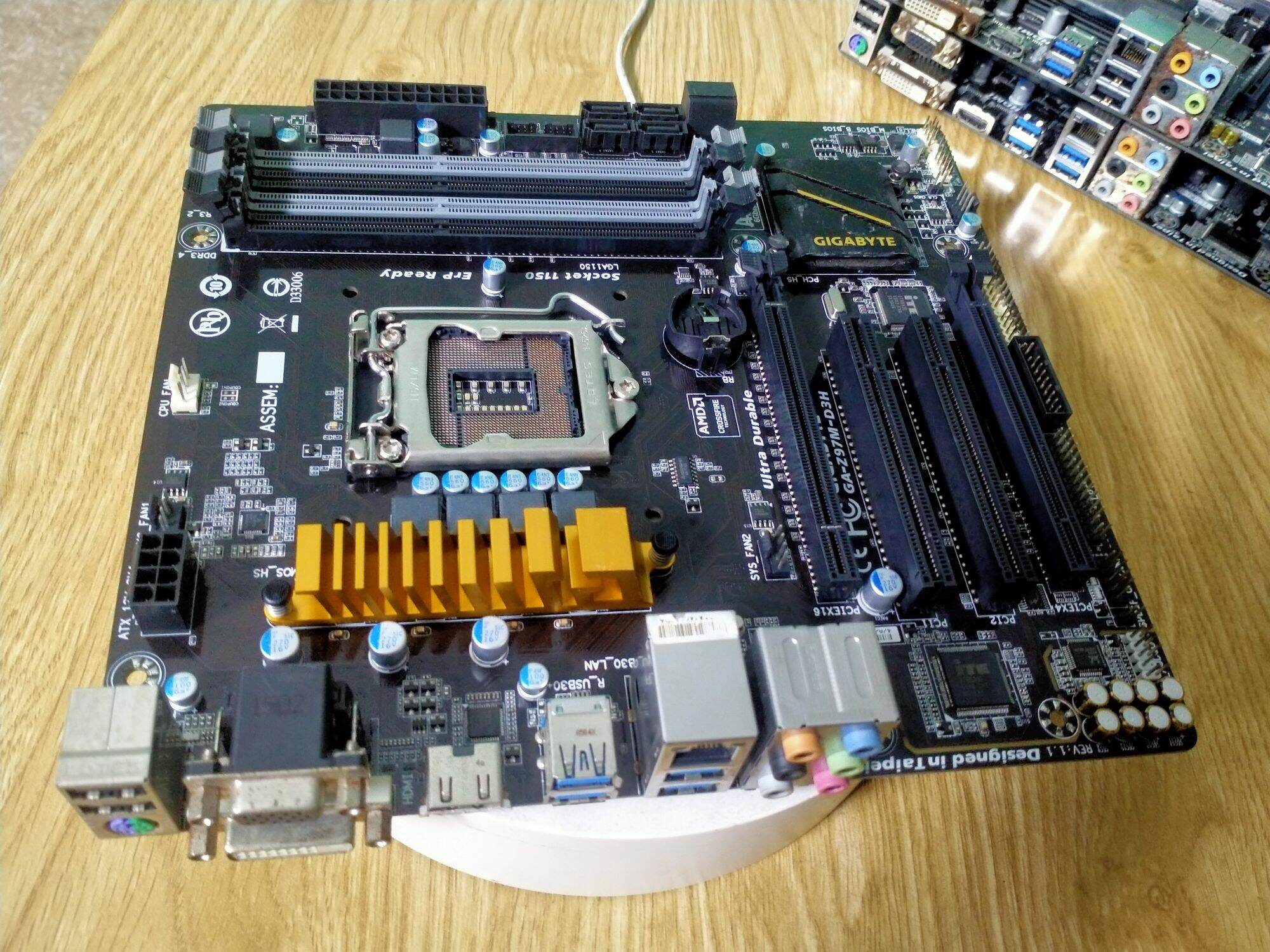 mainboard gigabyte z97M -d3h và b85 + h87 m -d3h (4khe)