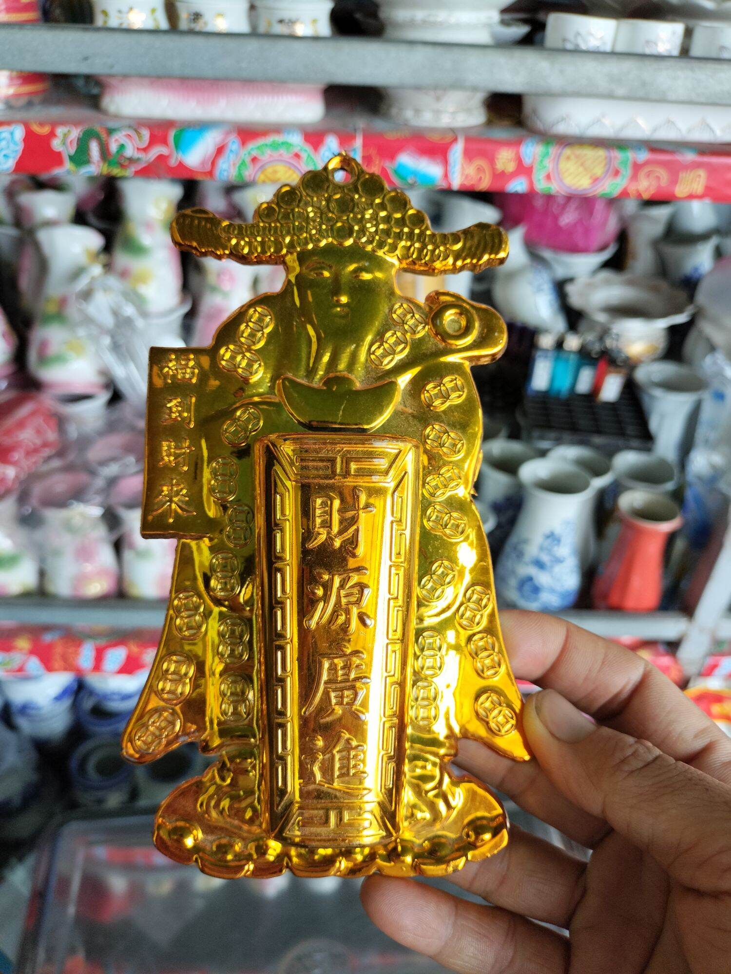 Cắm nhang dán tường
