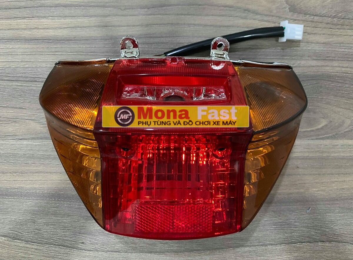 Cụm đèn hậu Super Dream