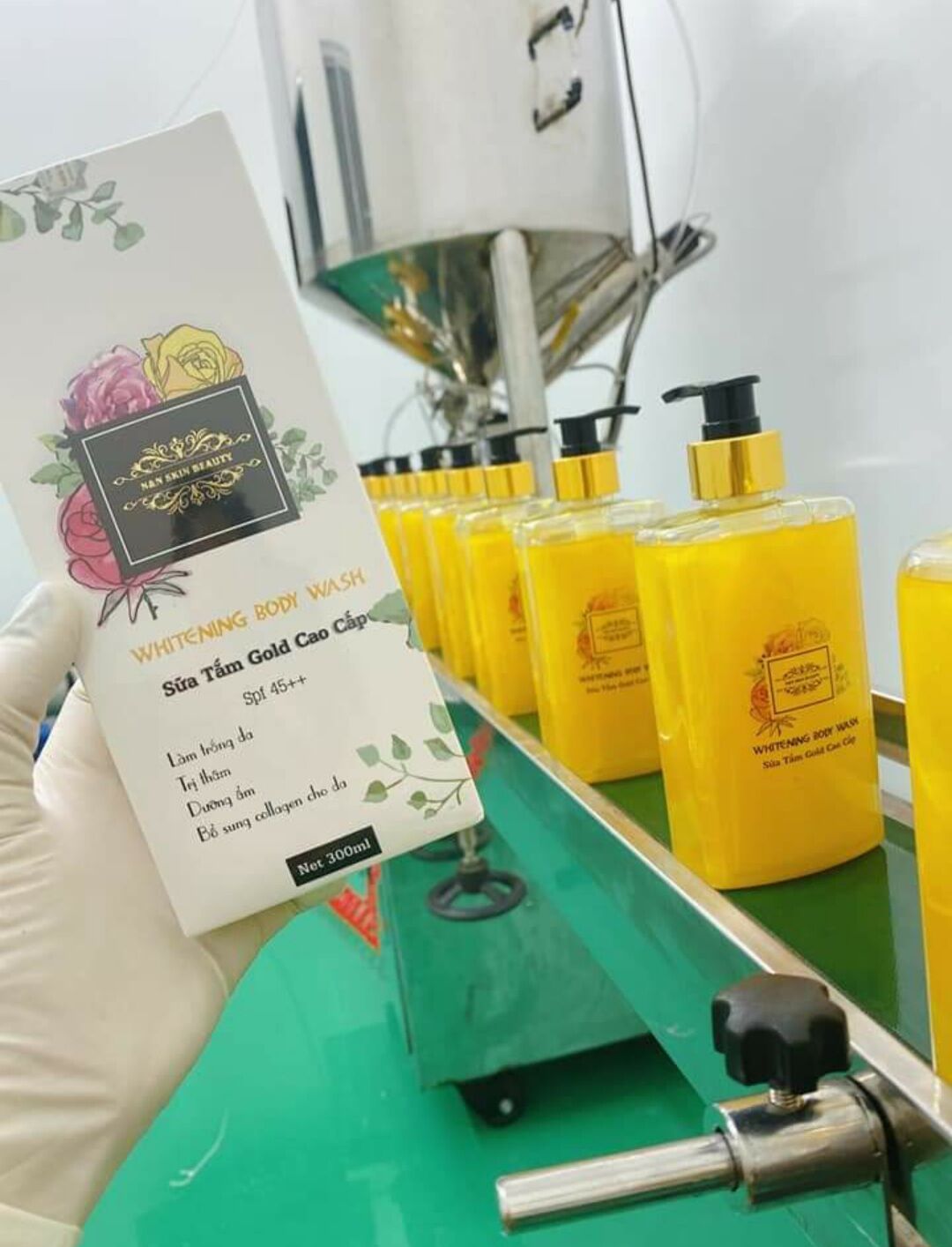 SỮA TẮM KÍCH TRẮNG GOLD