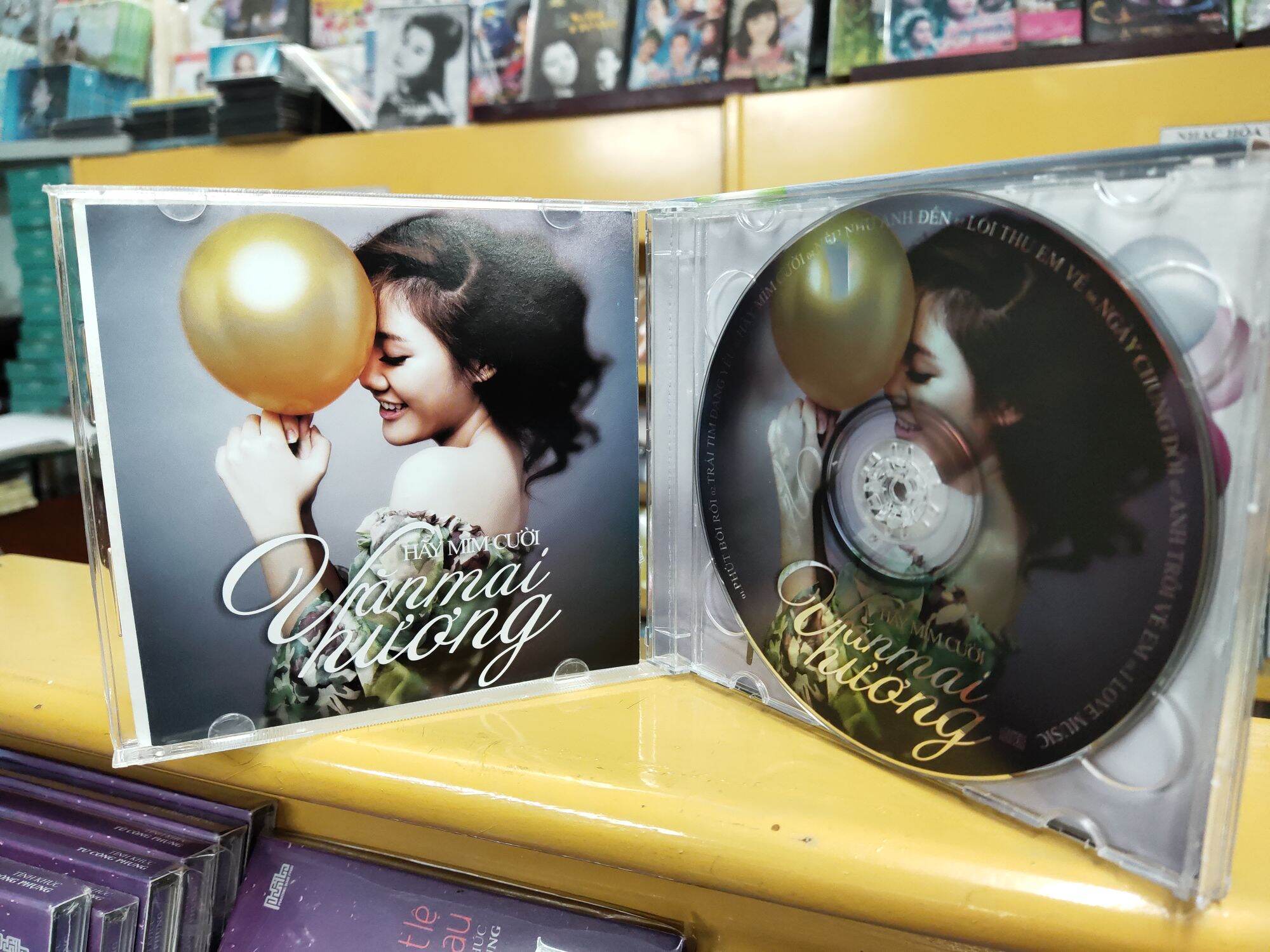CD& DVD Văn Mai Hương - Hãy mỉm cười