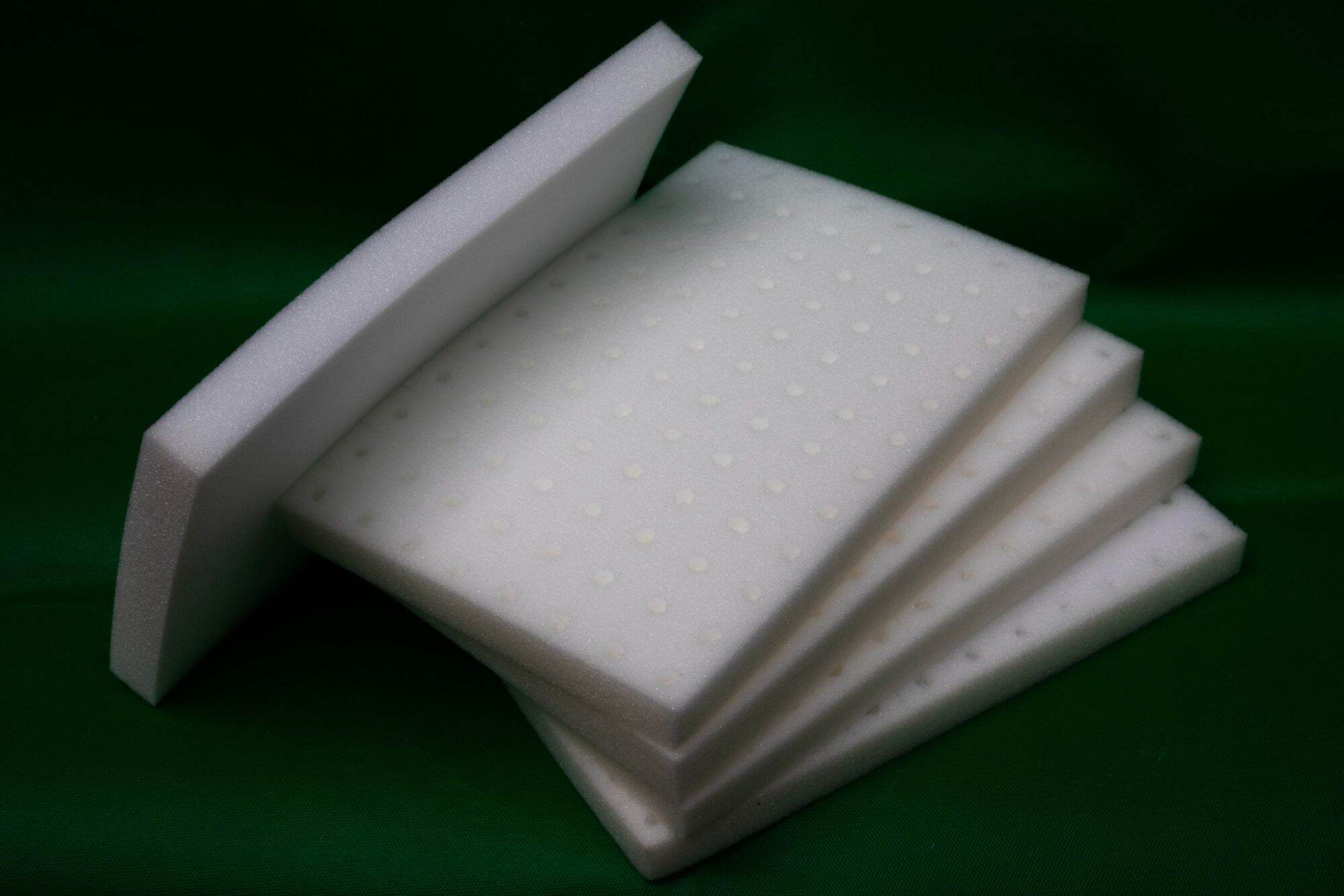 Mút xốp ươm hạt tấm 96 miếng (25x25x25)