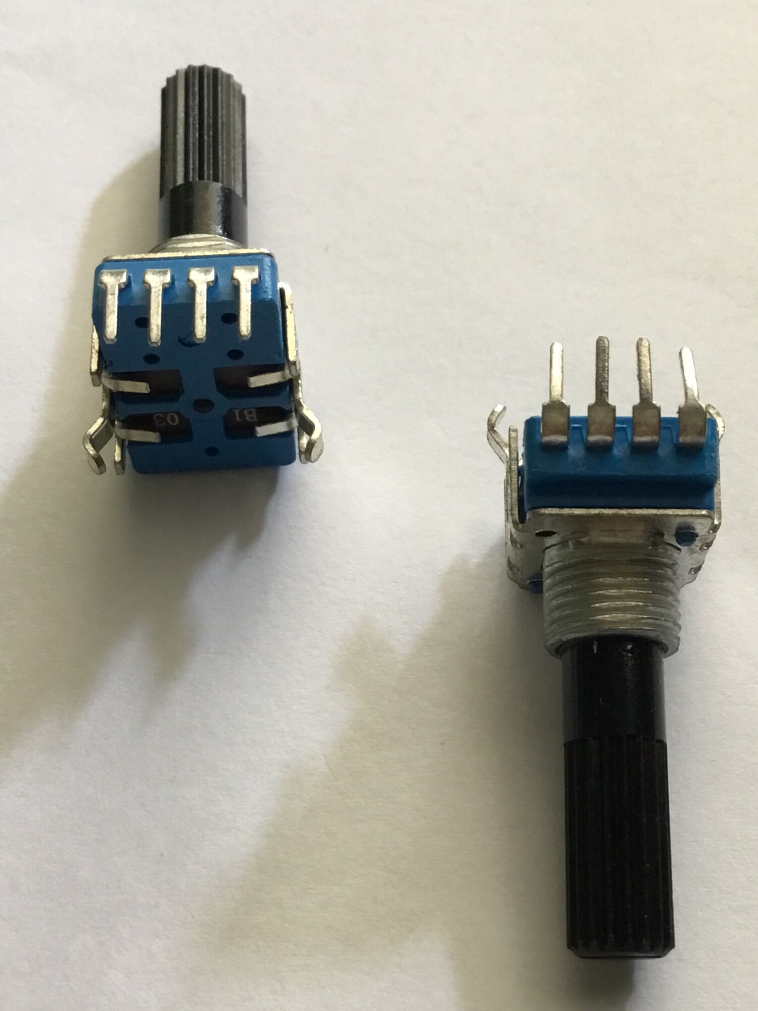 1 CHIẾC VOLUME 4 CHÂN CHO MIXER( 10K, 20K, 50K, 100K)