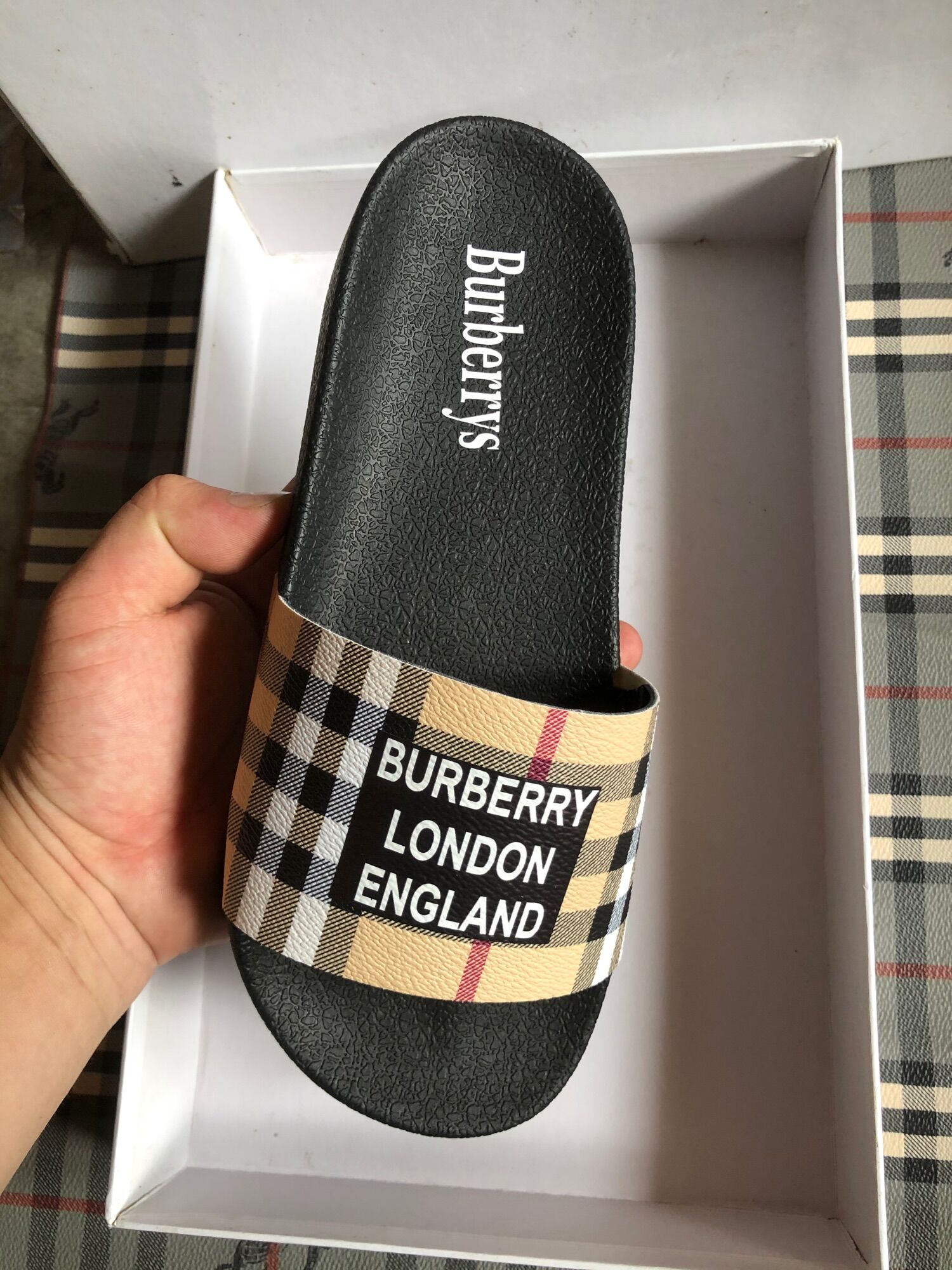 ✅ Dép quai ngang Burbery Nam full size 38-43