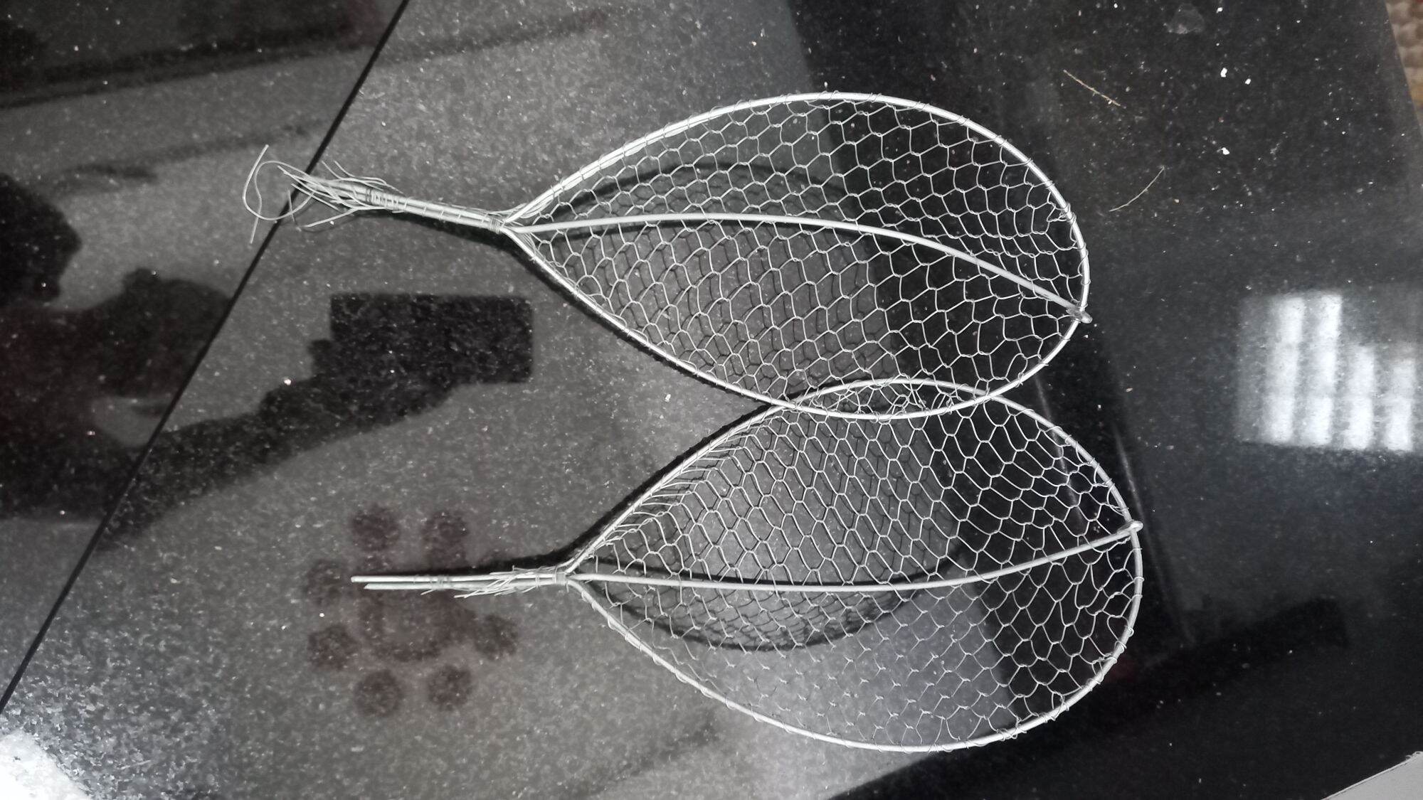 2 VỢT CÁ