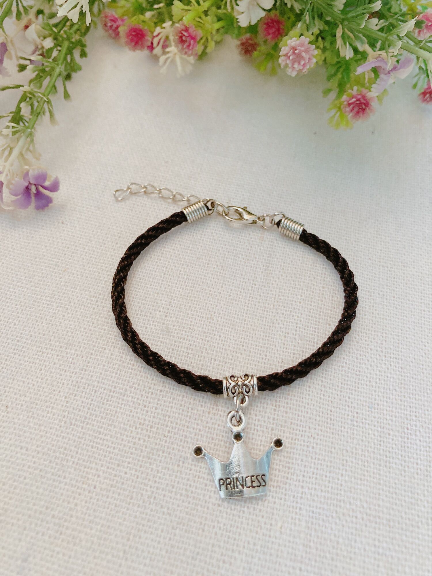 Vòng tay handmade vương miện