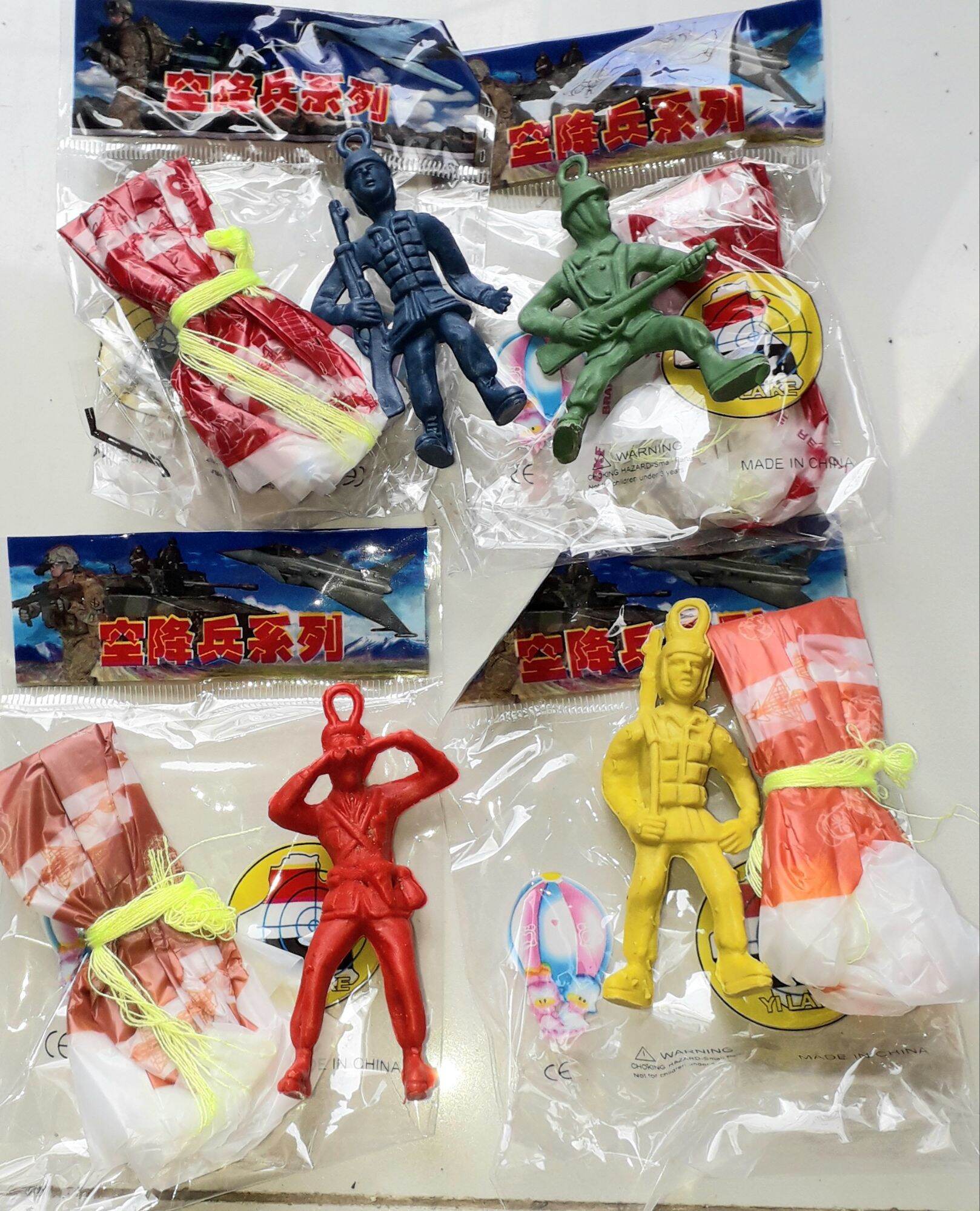 Combo 4 cái mô hình lính nhảy dù tuổi thơ