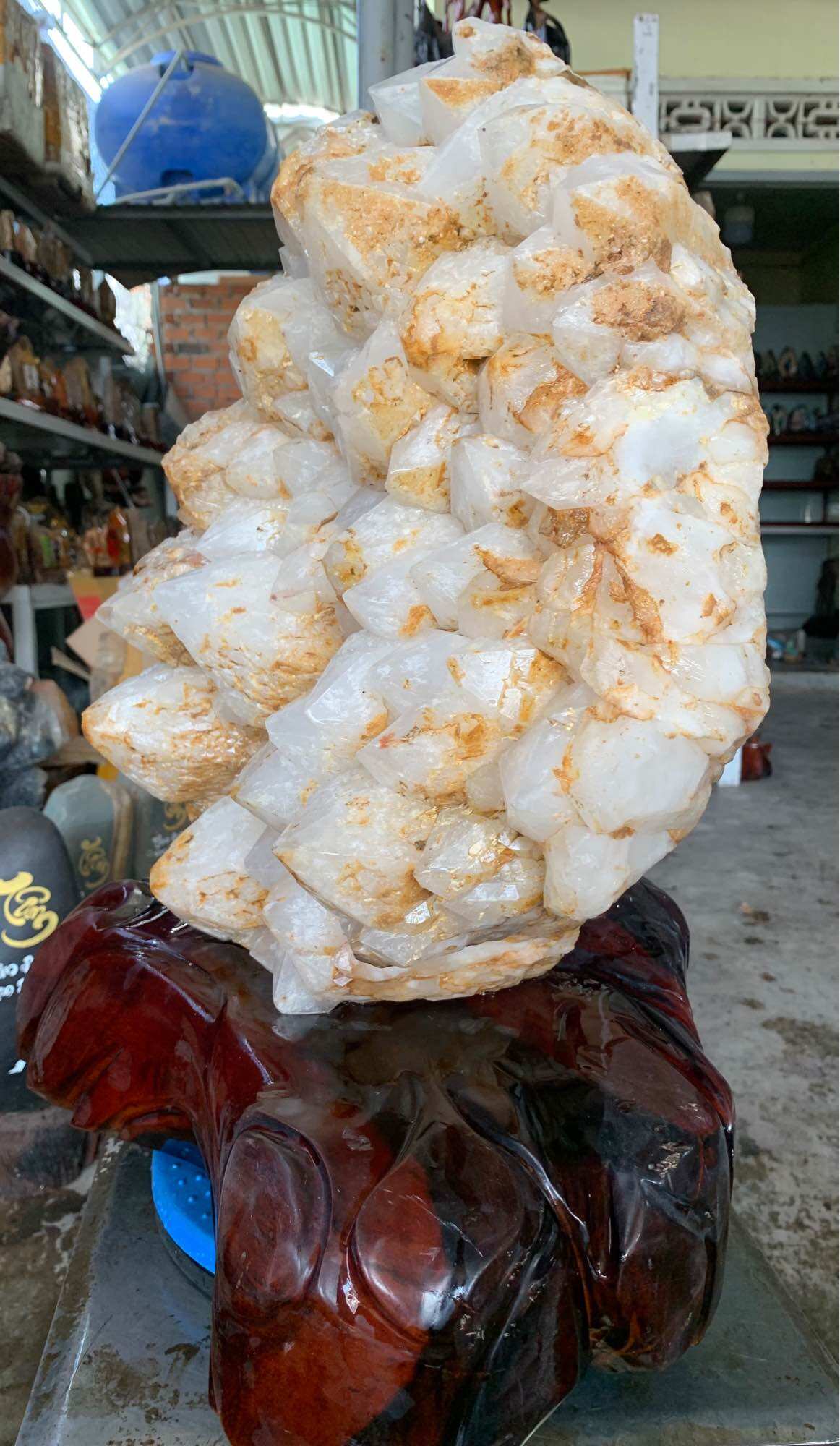 Đá thạch anh búp tự nhiên,(TA4 ,KL: 57kg,C: 53cm, R: 34cm) ...(DTA07)