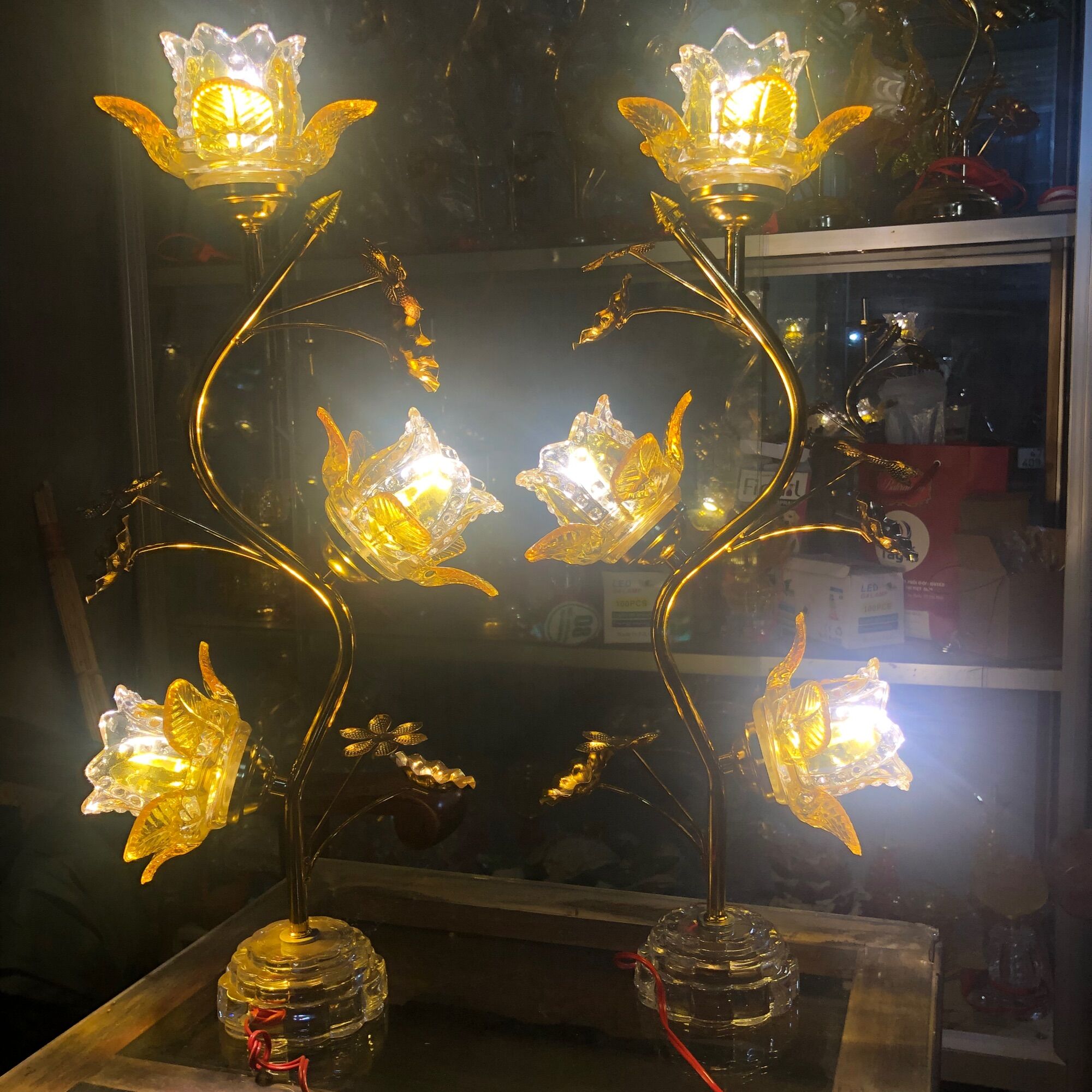Đèn thờ phong thủy Pha lê cao 35cm (1 cặp)