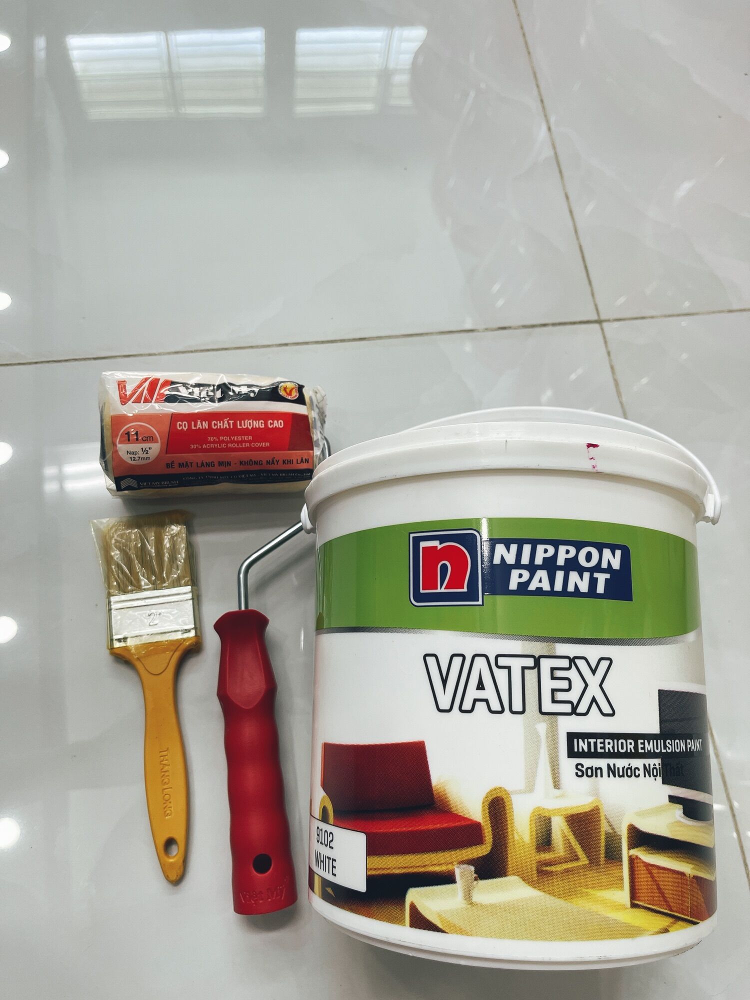 Combo siêu tiết kiệm nhà dơ mua về là Sơn thôi Sơn  Nippon Trắng hàng chính hãng nhé ( 3 tinh 1 qua rẻ