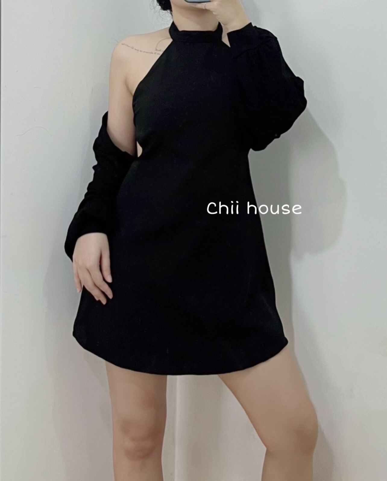 Set Đầm Yếm Đen Cutout Lưng Kèm Khoác Ngoài