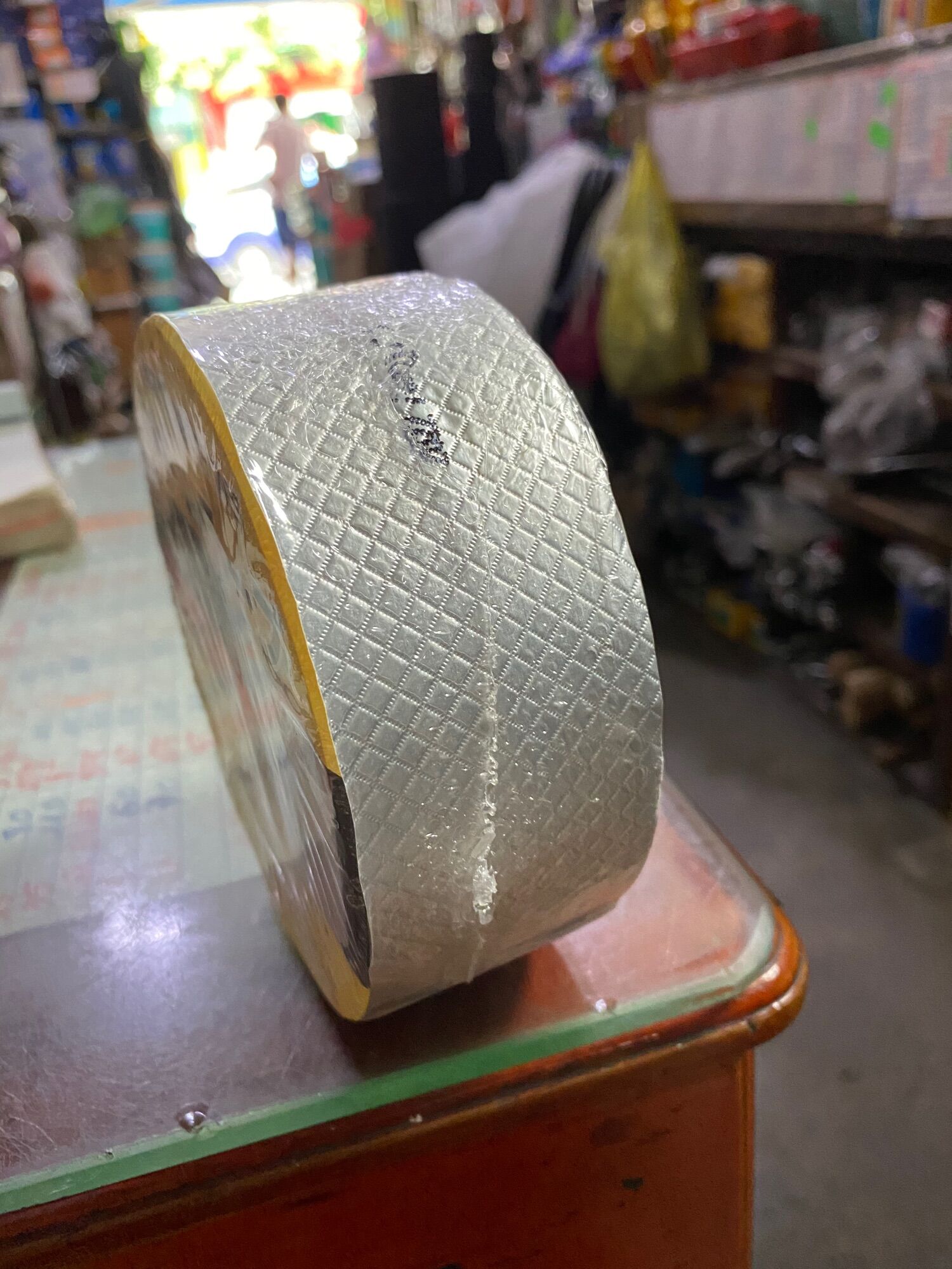 Cuồn keo dán chống dột