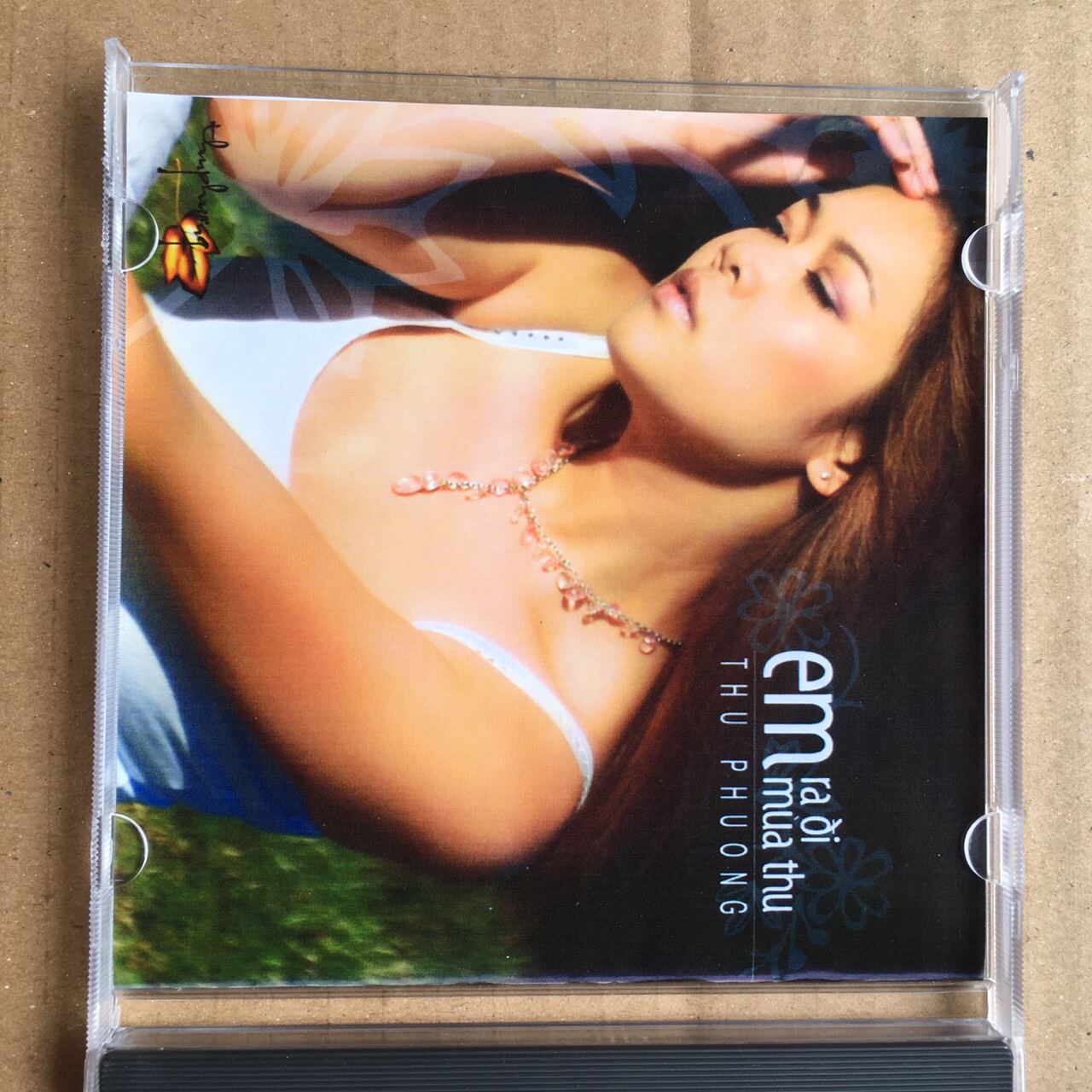 CD Thu Phương - Em Ra Đi Mùa Thu Full box Nhãn đĩa in phun