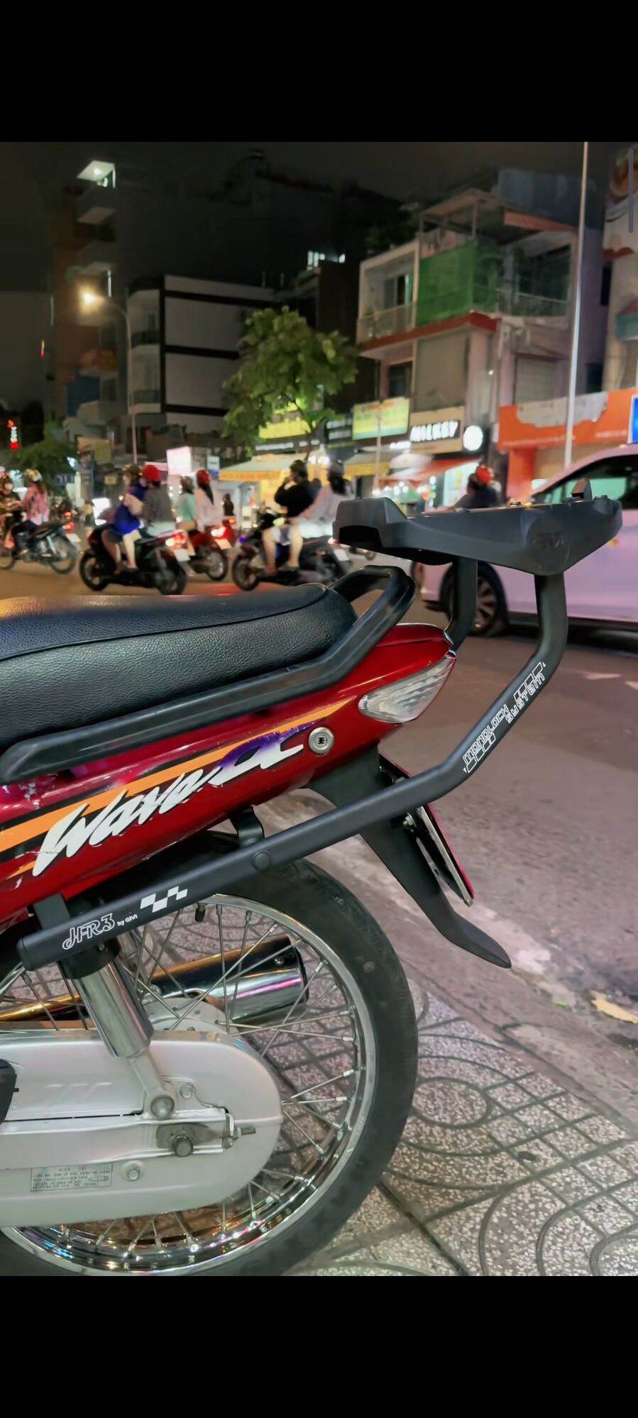 Cảng sau givi hrc wave nhỏ 2004