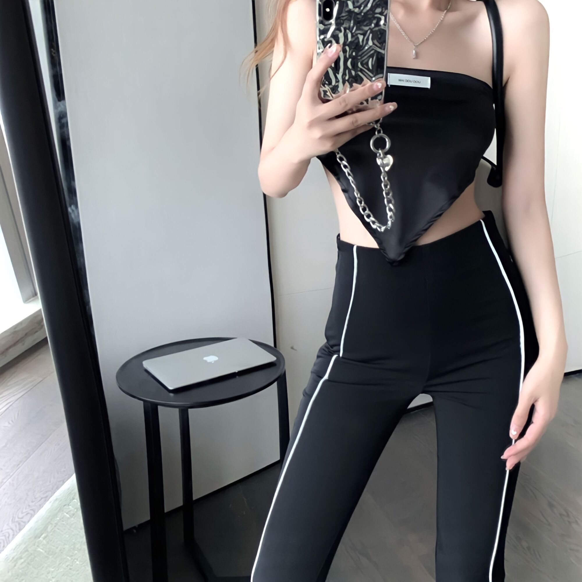Quần Ống Loe Kẻ Sọc