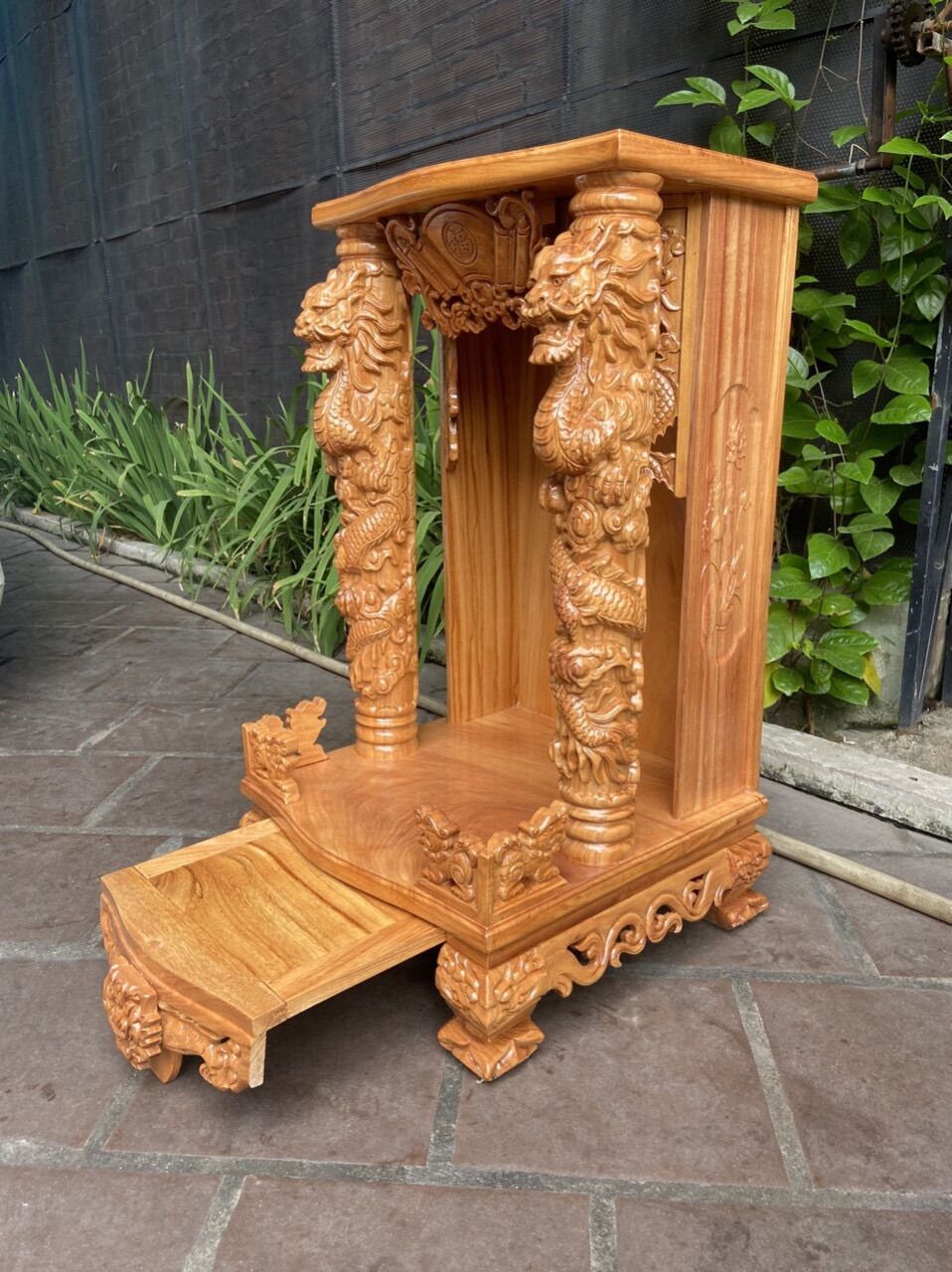 Bàn thờ thần tài cao cấp mẫu Rồng Phun Lửa