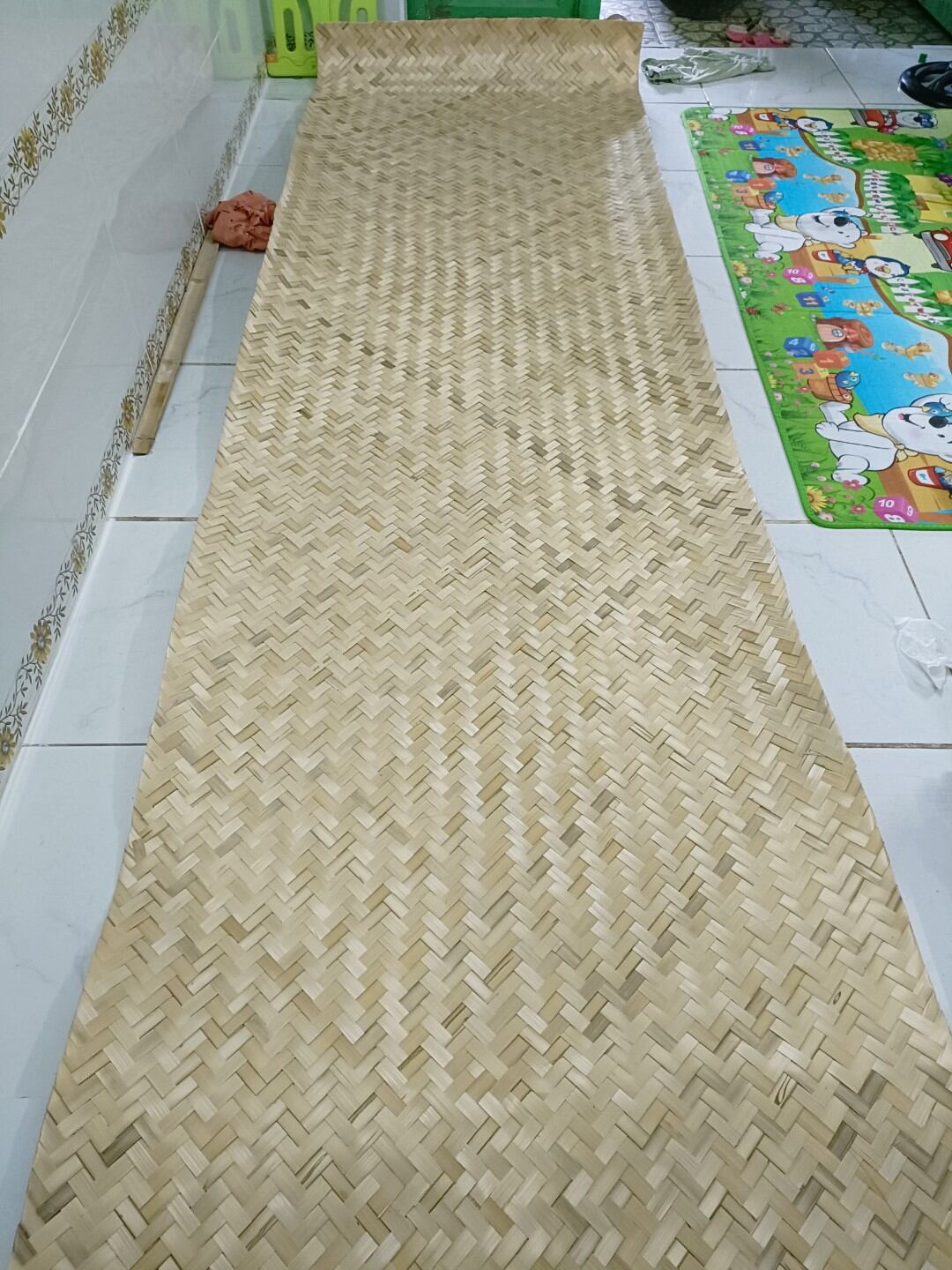 Cót tre làm vách trần trang trí
