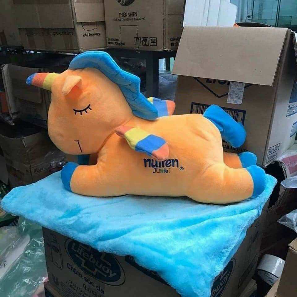Thú bông kỳ lân kèm mền
