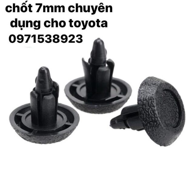 Đinh tán nở nhựa chuyên dụng cho Toyota