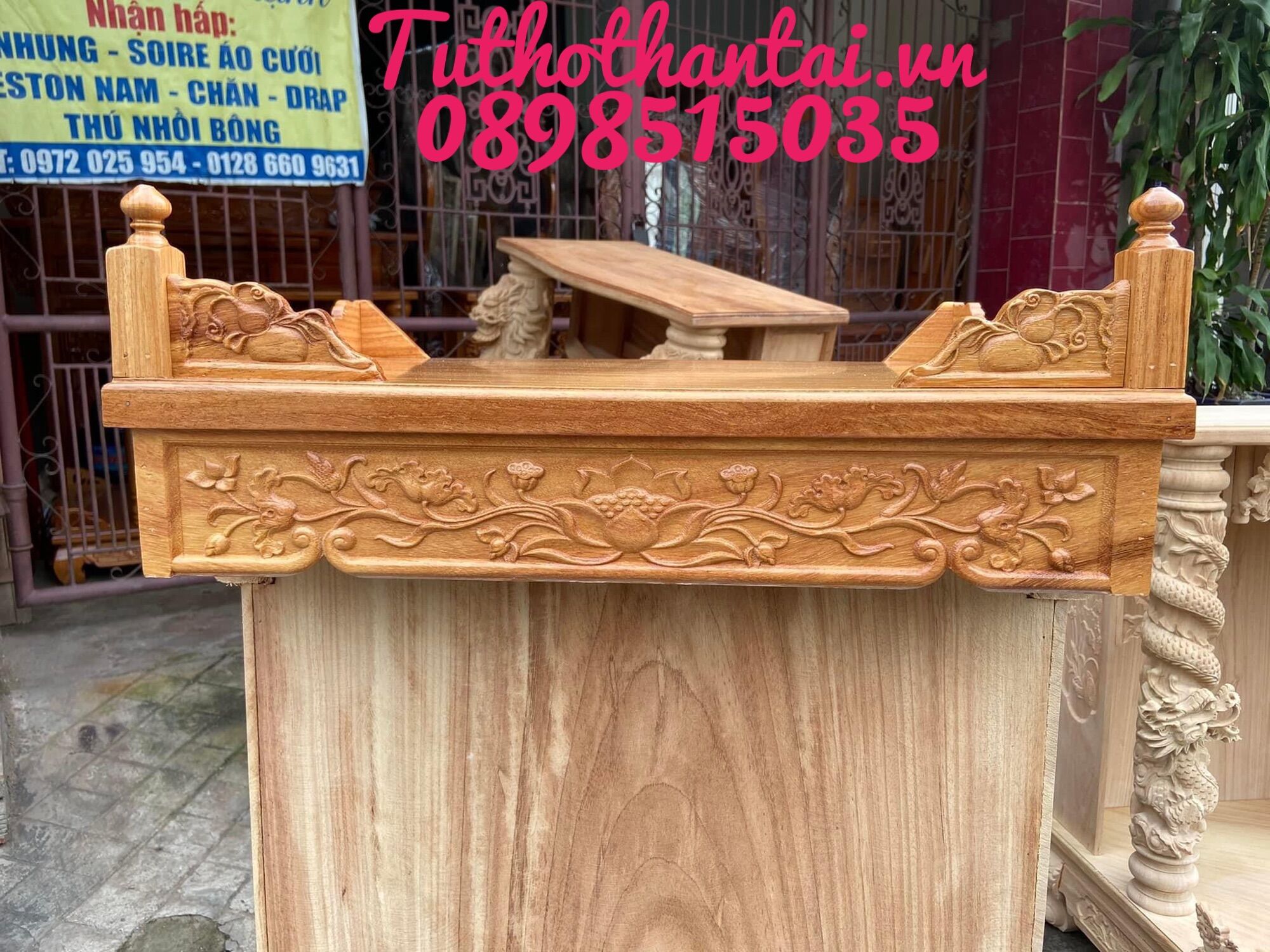 Bàn thờ treo tường chạm Hoa Sen 60CM - Gỗ Gõ Đỏ