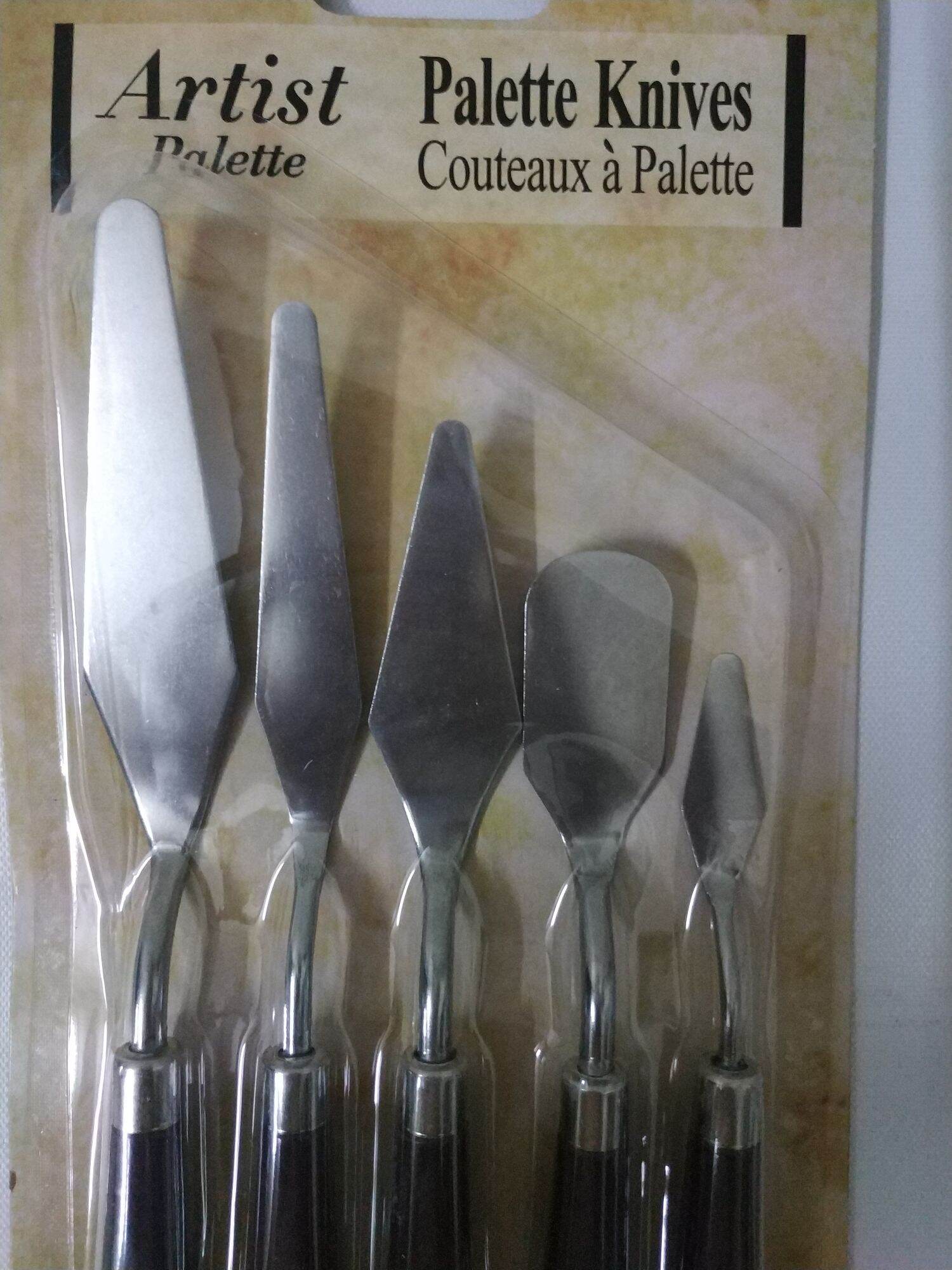 Set of 5 Brown-Handled Paint Brushes