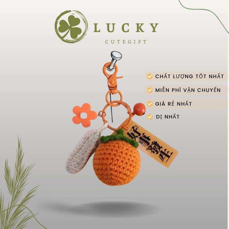 Móc khóa , móc khóa gấu bông , móc khóa đan len thủ công hình quả dâu siêu cute .