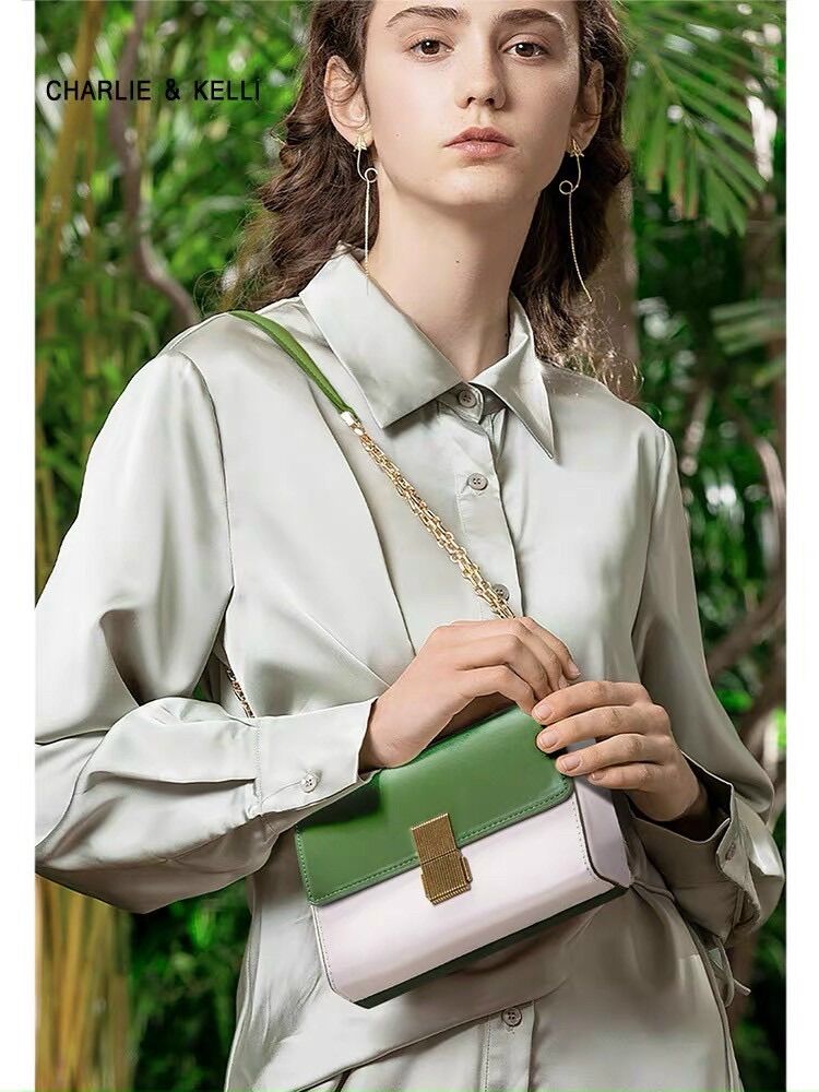 Clutch Charles & Keith Metallic Push Lock