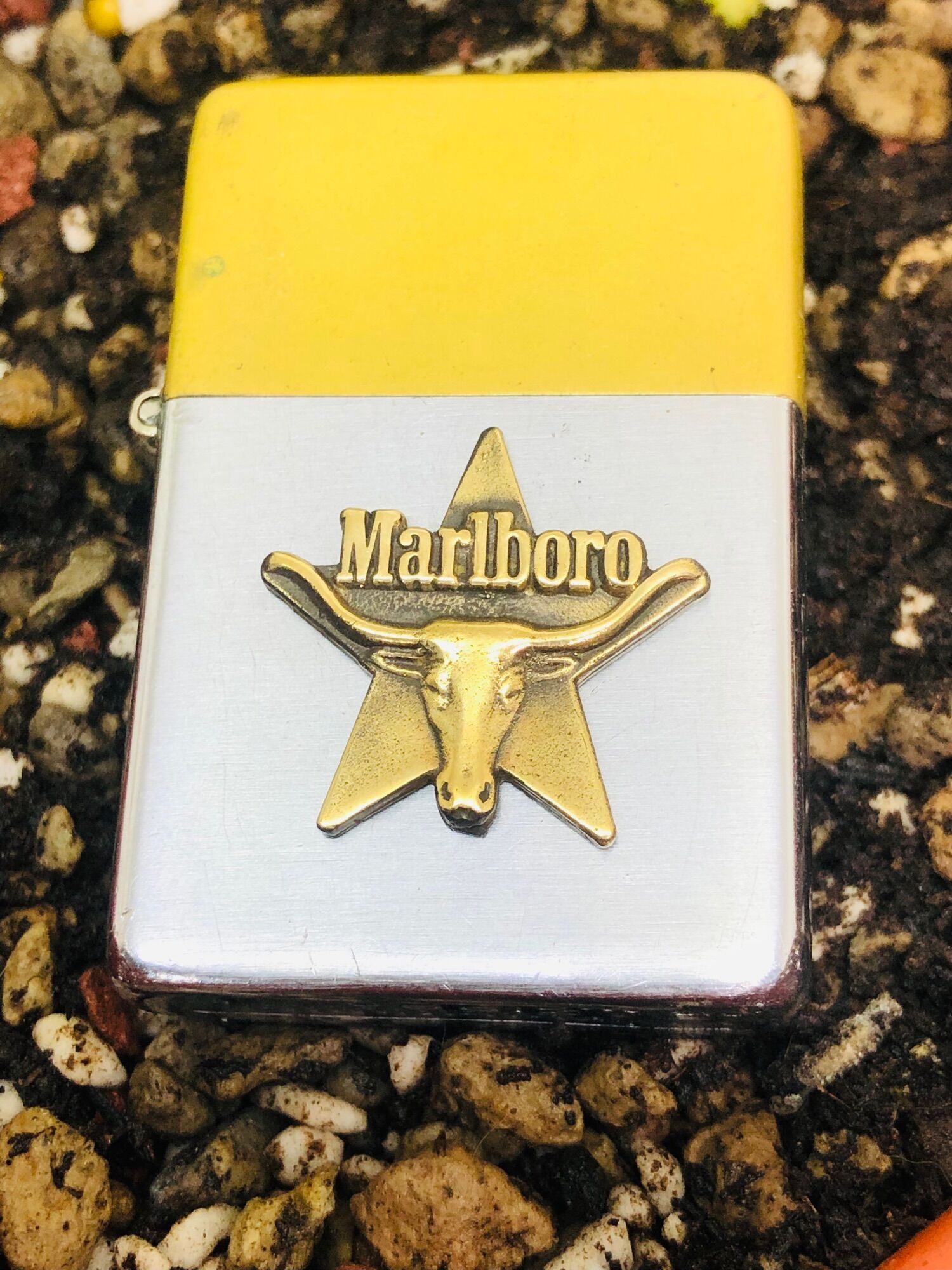 Emblem Đầu bò Marlboro dán Zippo