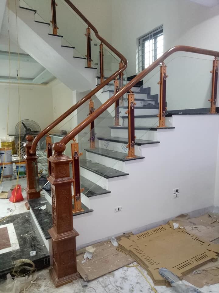 Chân hợp kim cầu thang kính