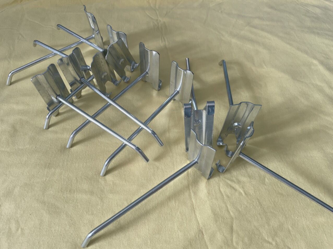 (COMBO 10 cái ) Tay cài lưới sắt ,móc treo đồ --DÀI 10cm