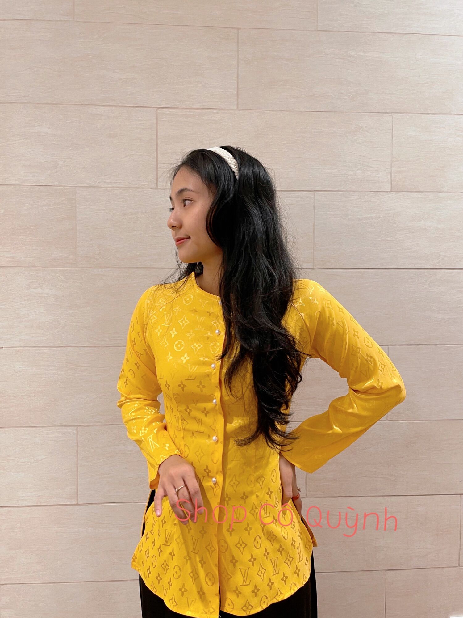 ÁO BÀ BA GẤM CHỮ NỔI L—V ( KHÔNG KÈM QUẦN)