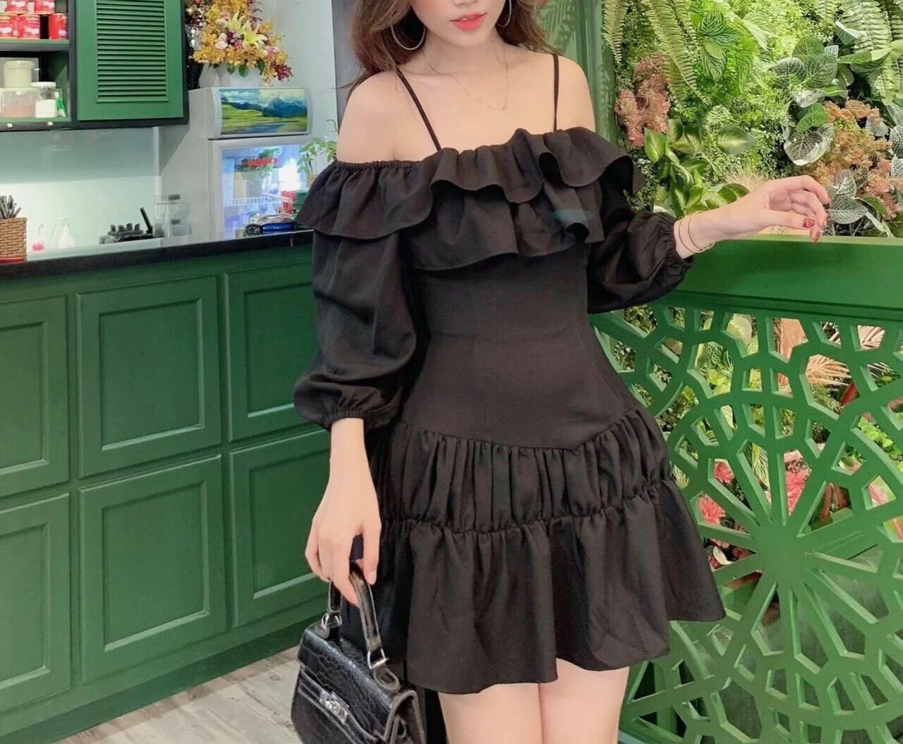 Đầm rớt vai bèo ngực đuôi cá