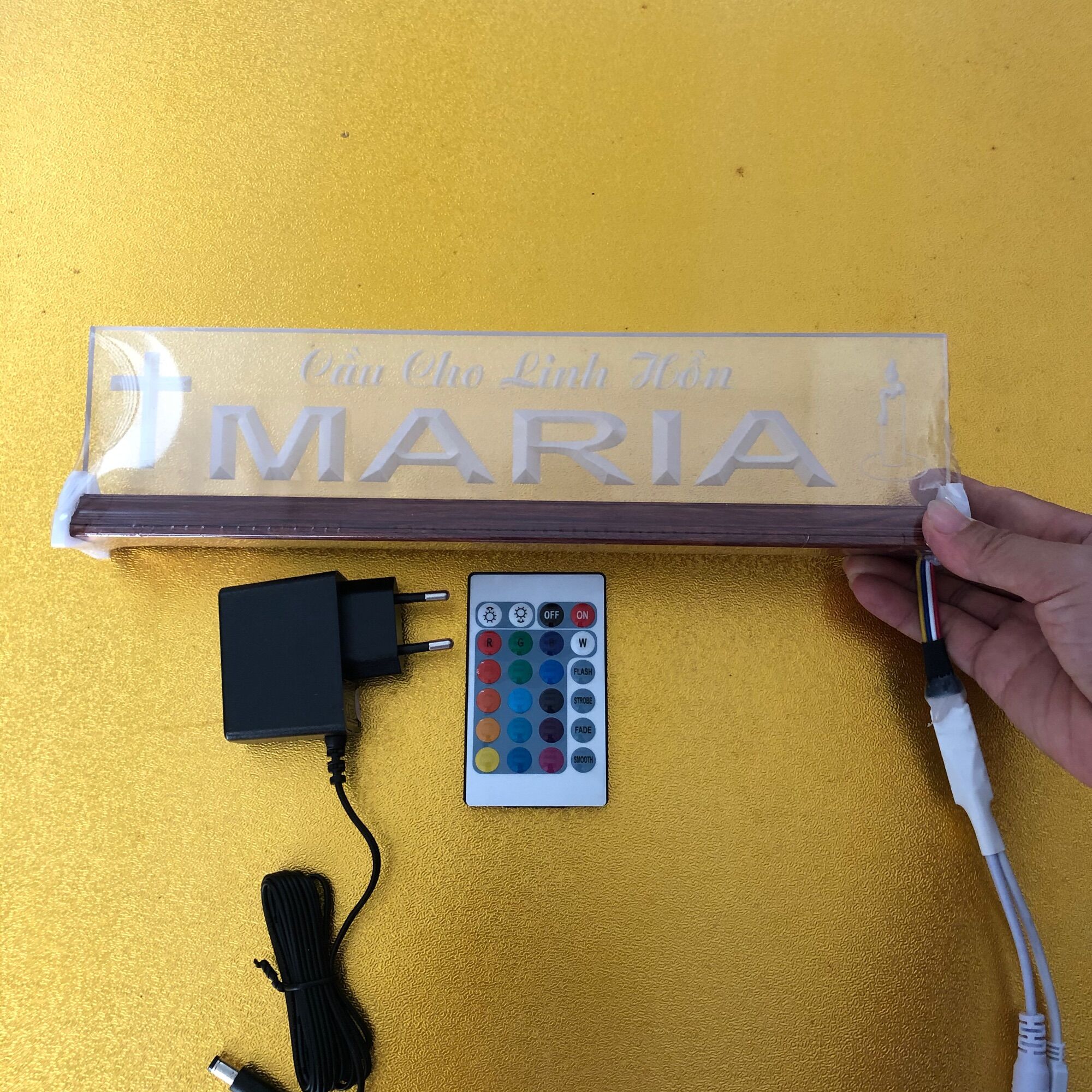 Chữ điện : CCLH MARIA (9x30cm) để bàn
