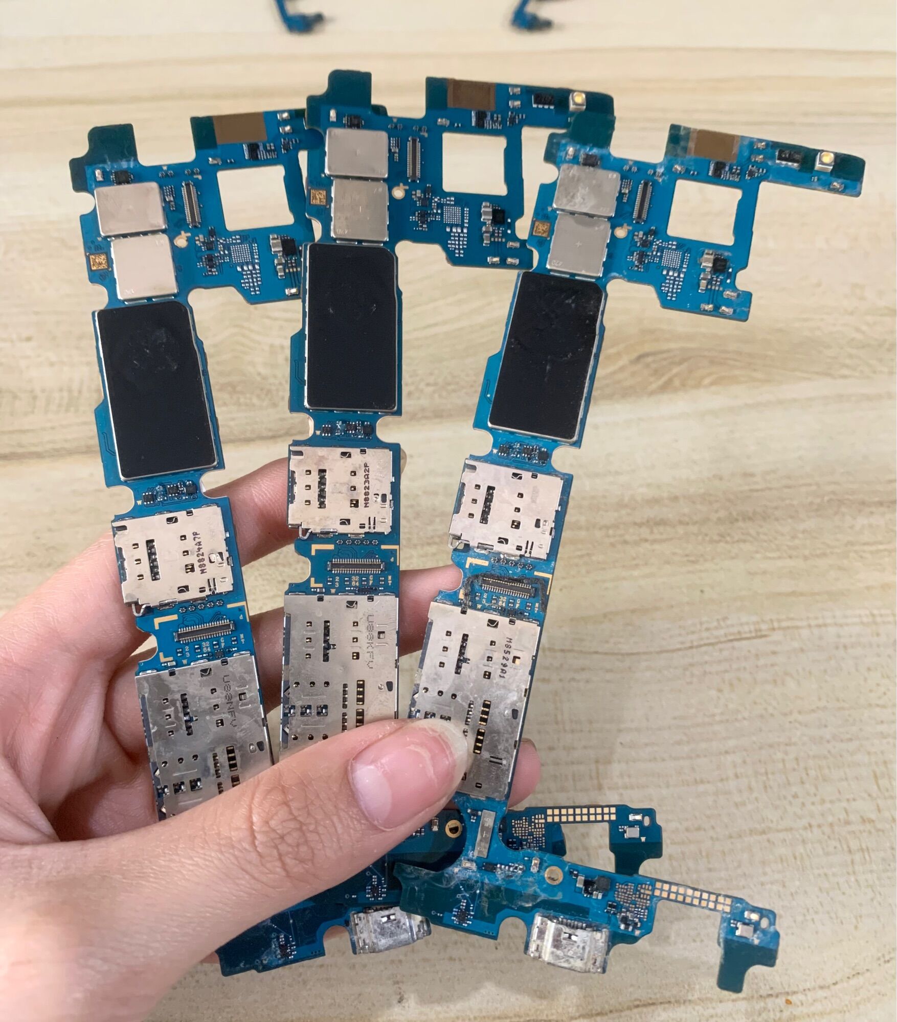 Main SamSung J6 2018 ( J600 ) Zin Full ( Sạc , sim , Wifi ,..) Hàng Cao Cấp.