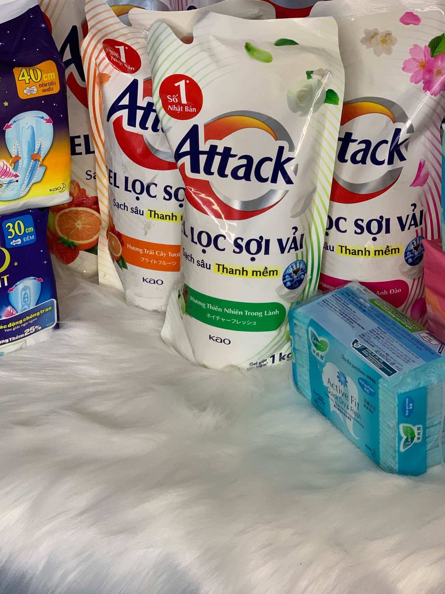 Nước giặt gel Attack hương hoa anh đào