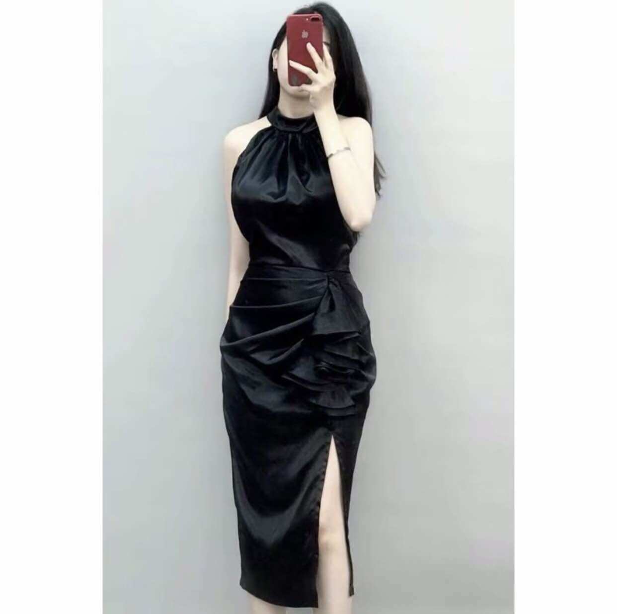 Đầm body cổ yếm xẻ tà phối bèo chất phi lụa sang chảnh