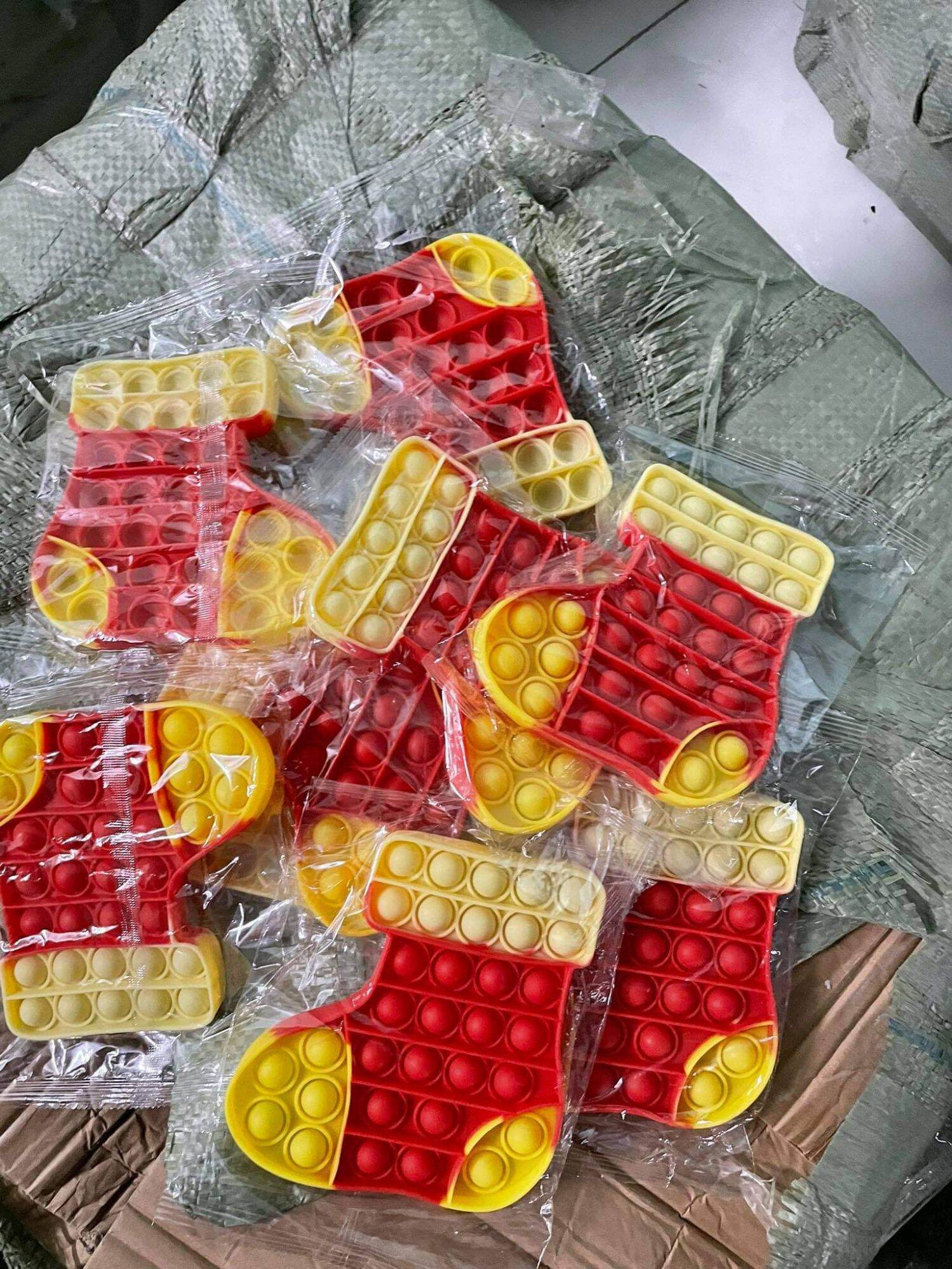 pop ít màu sắc cầu vồng