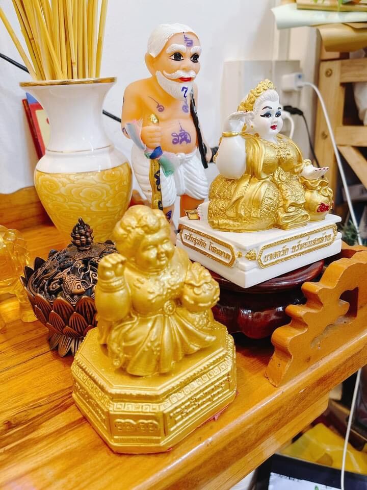 Tượng mẹ Ngoắc may mắn Thái Lan
