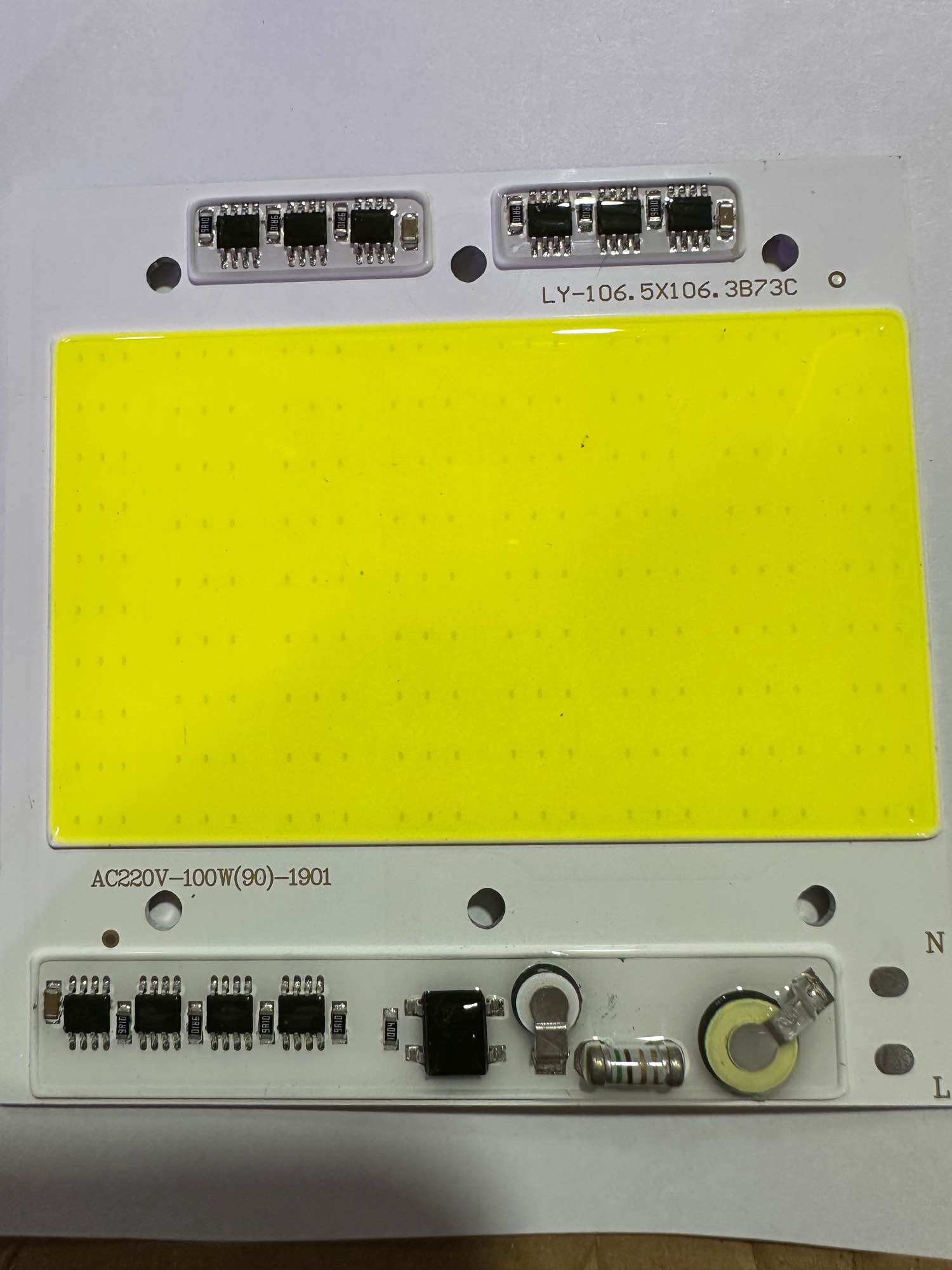 Nhân chip đèn led 220V-100W
