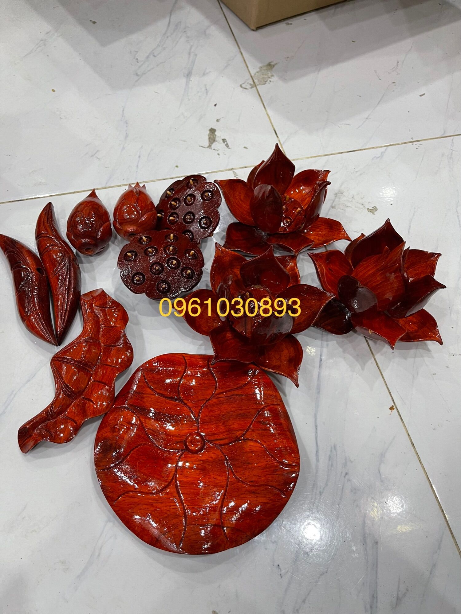 hoa sen gỗ hương
