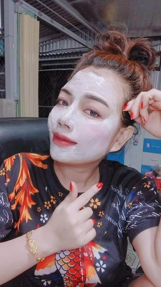 ủ trắng  da mặt phấn hoa.