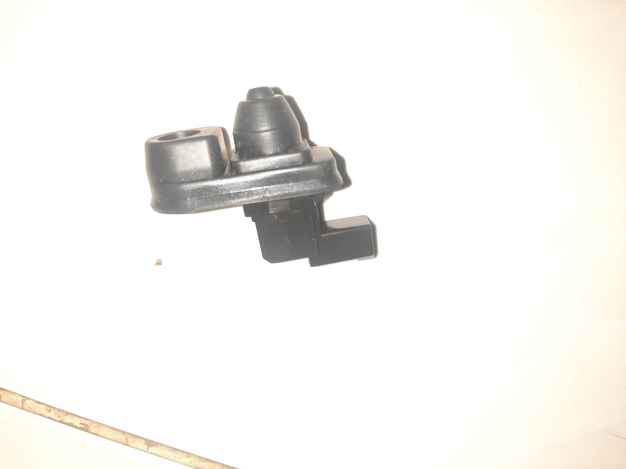 Công tắc báo mở cửa isuzu, switch door isuzu