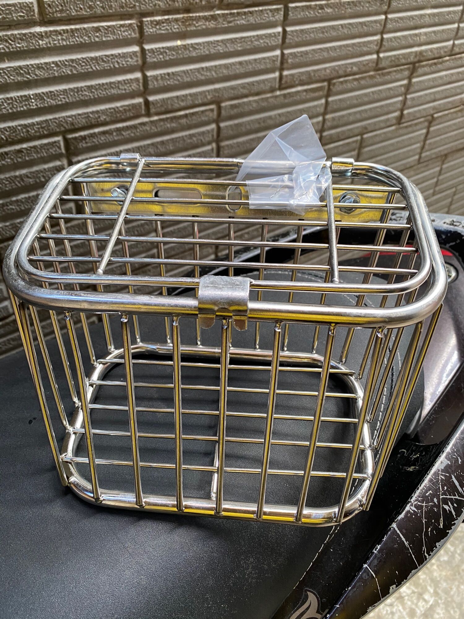 Rổ inox mini loại tốt gắn xe máy