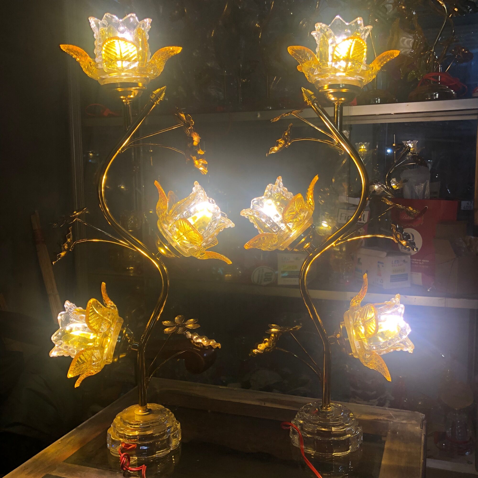 Đèn thờ phong thủy Pha lê cao 35cm (1 cặp)