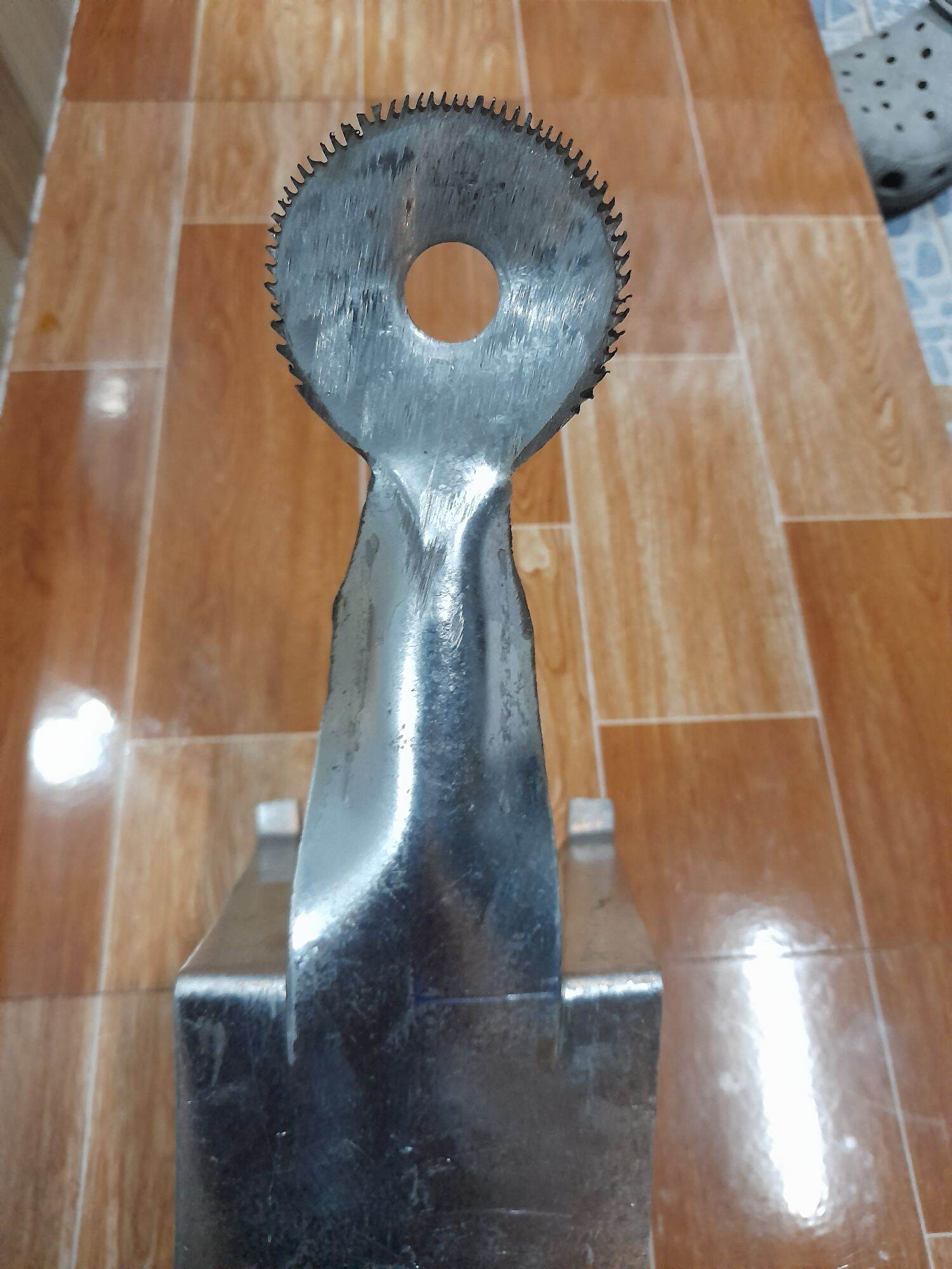 bàn nạo dừa sắt( tặng dao bào đa năng)