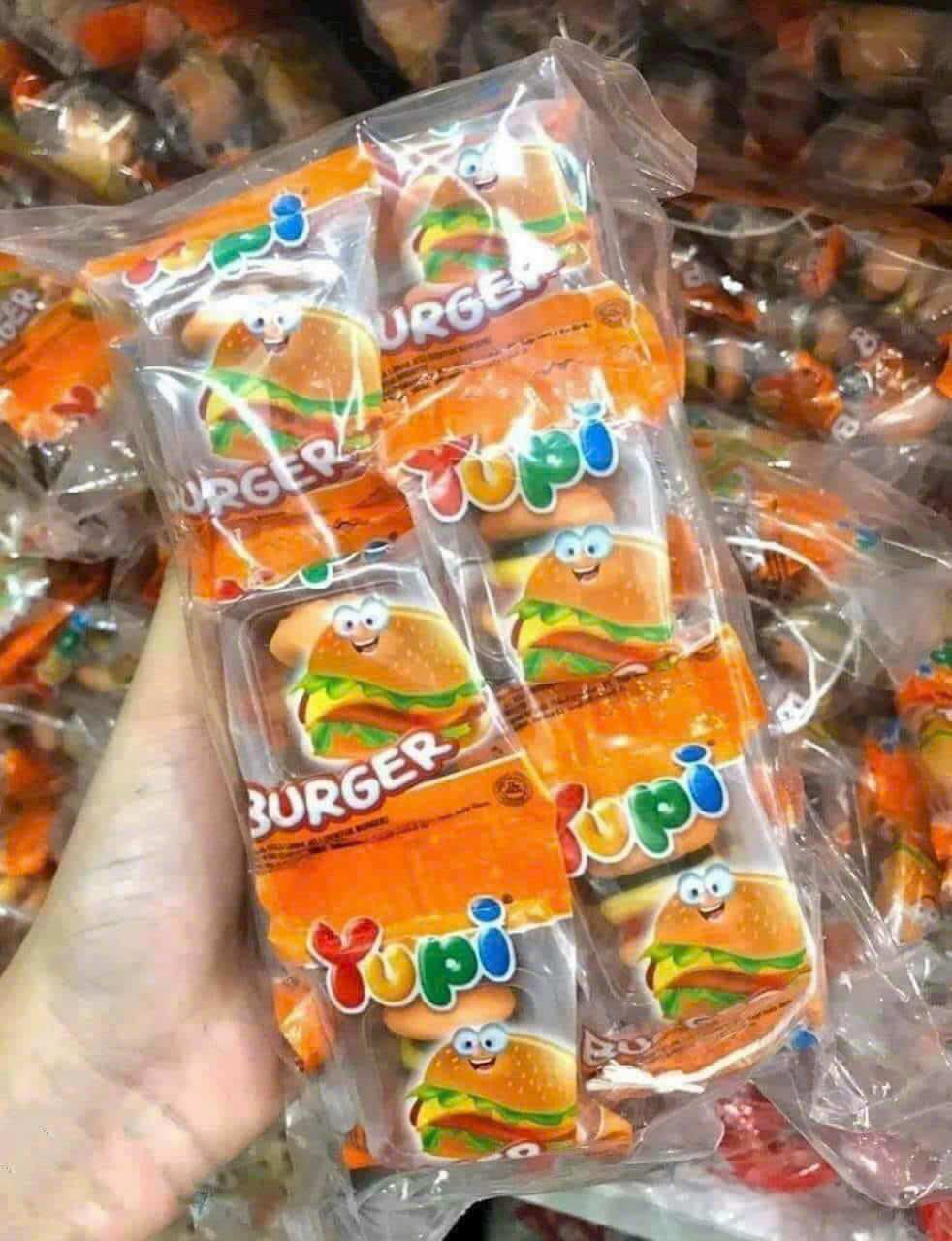 Kẹo dẻo Yupi mini burger 37k/ dây 20 cái
