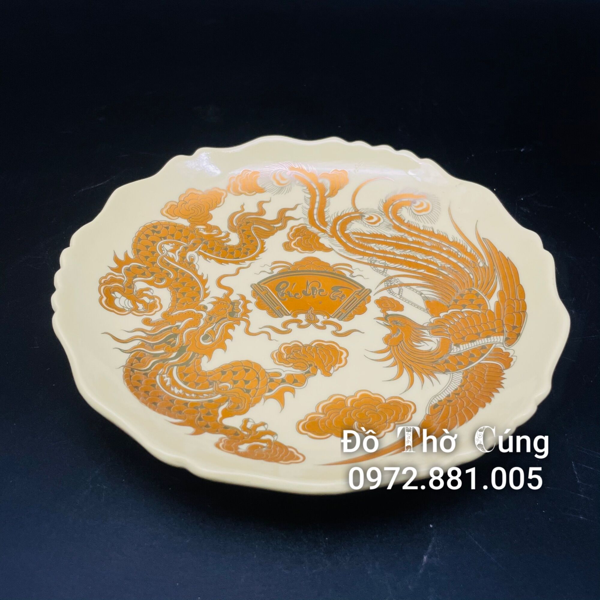 Đĩa thờ màu vàng ngà